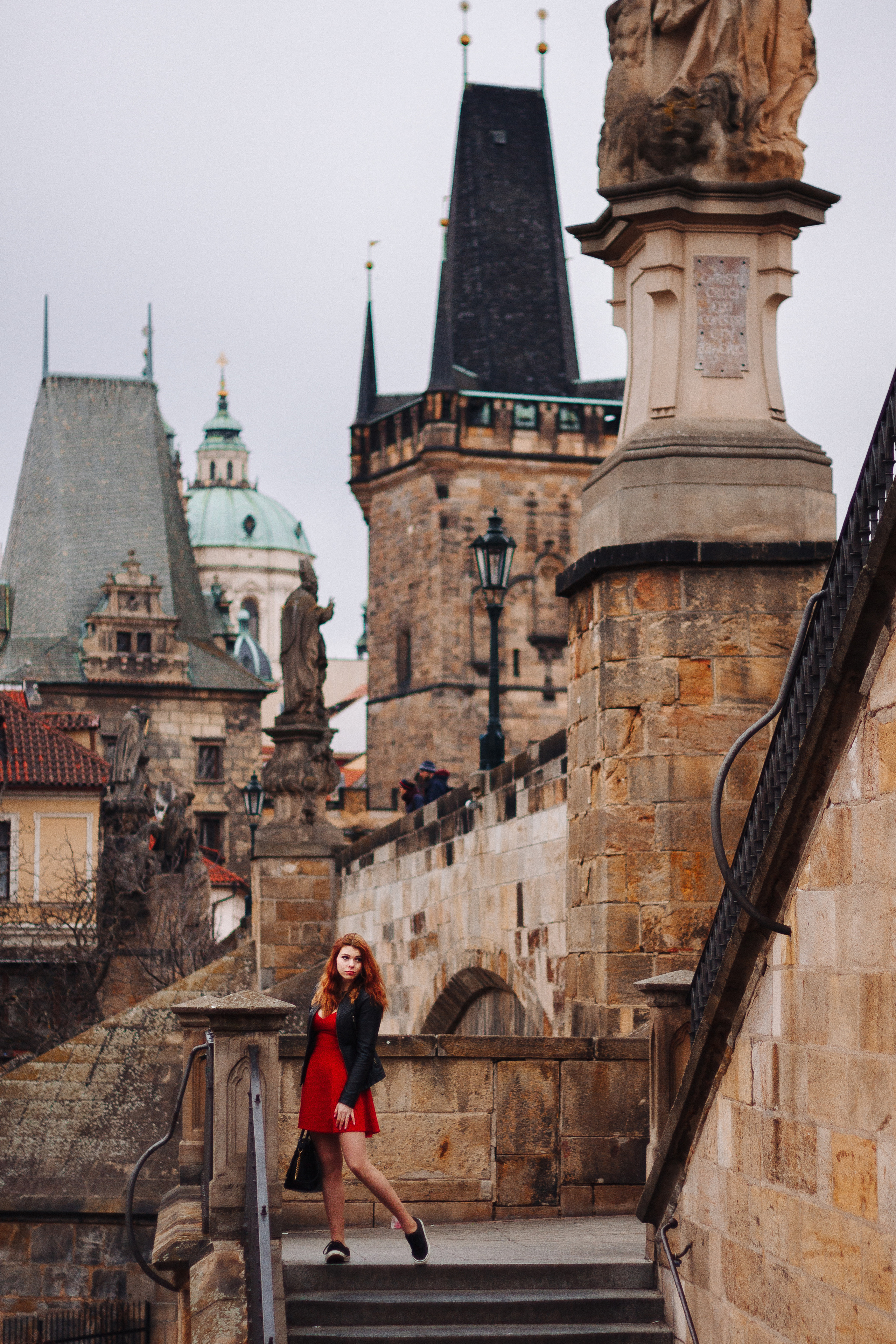 Elizabeth. Photographer in Prague for tourists