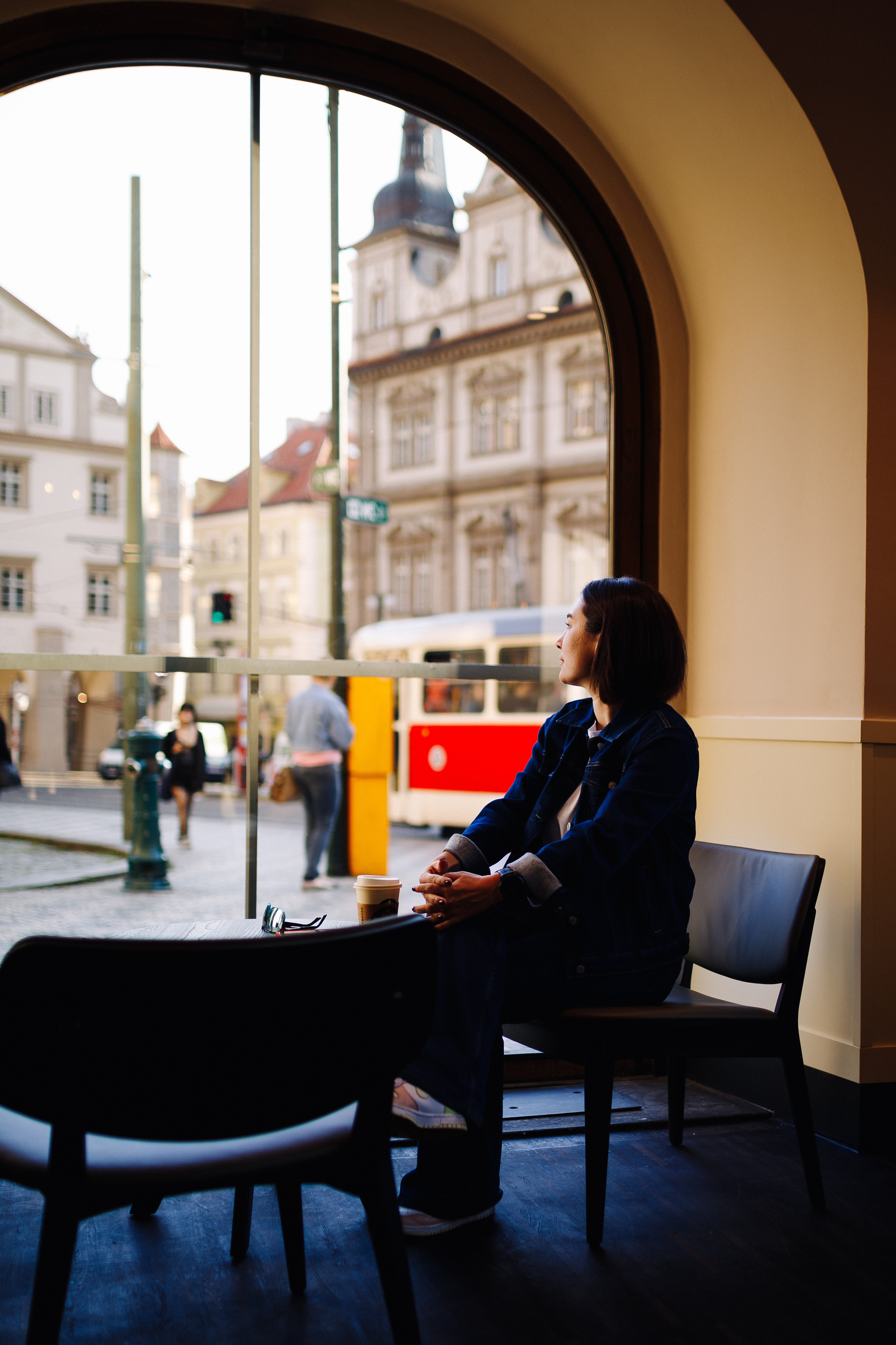 Gulmiras photoshoot. Photographer in Prague for tourists