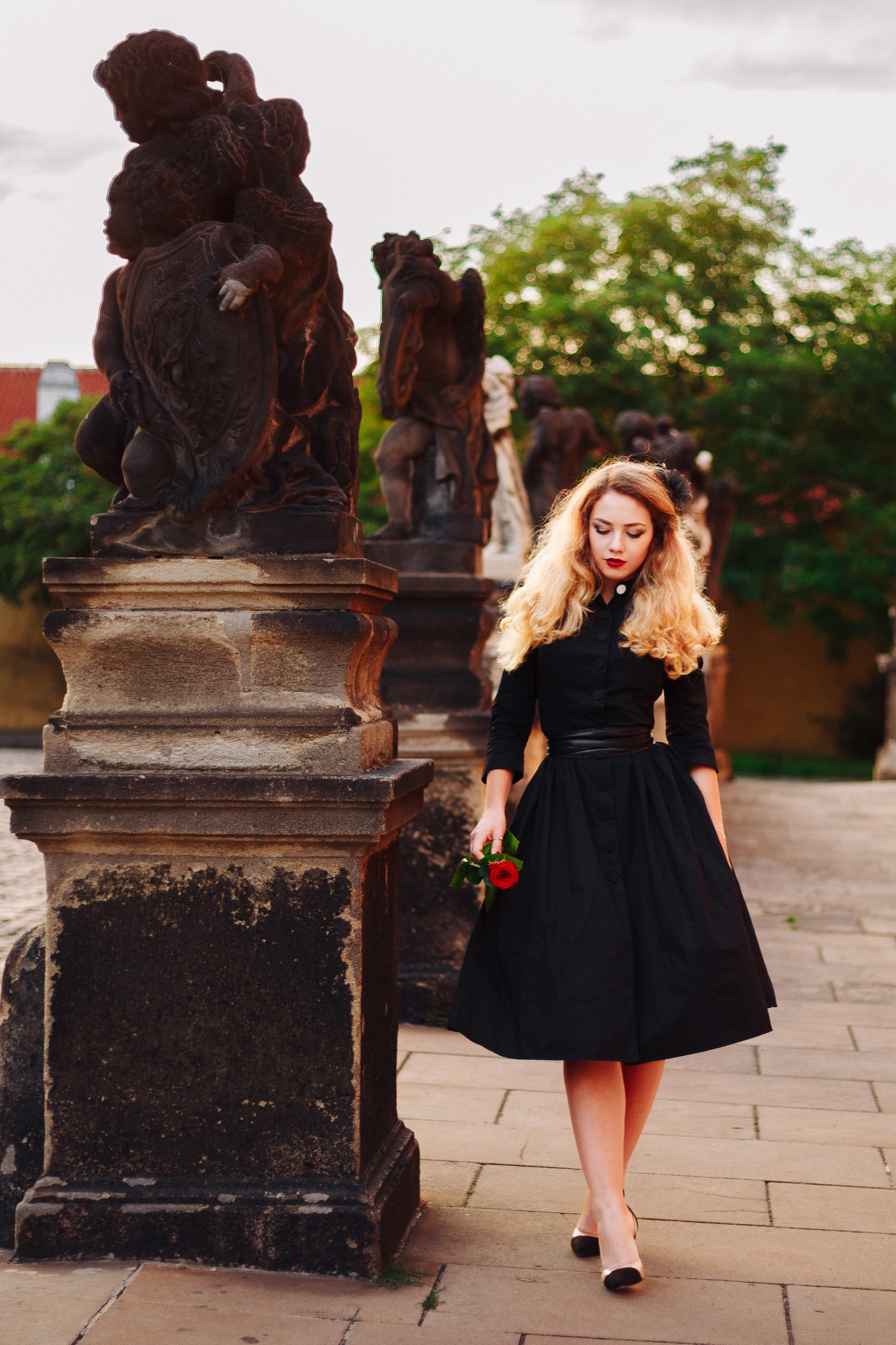 Victoria. Photographer in Prague for tourists