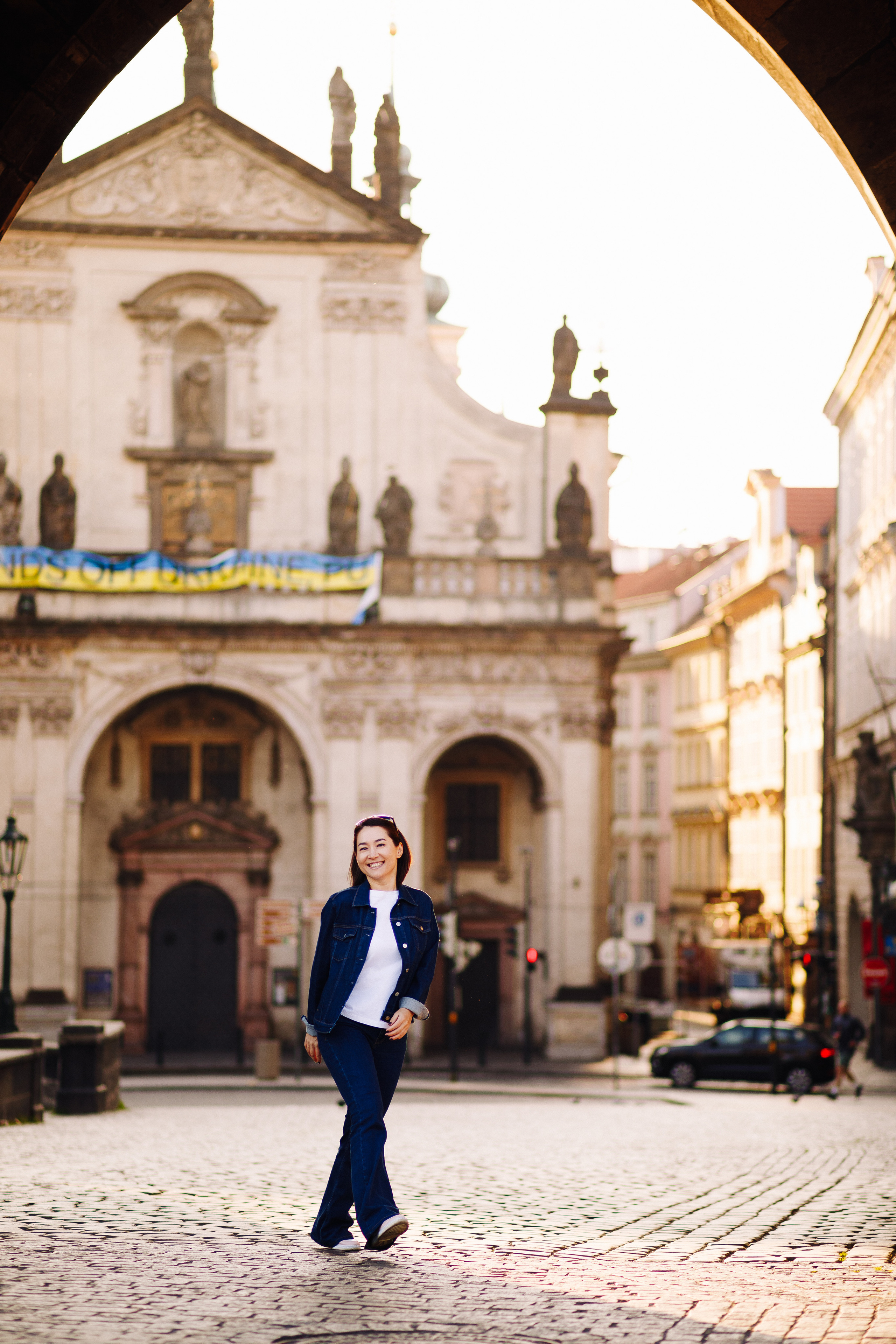 Gulmiras photoshoot. Photographer in Prague for tourists