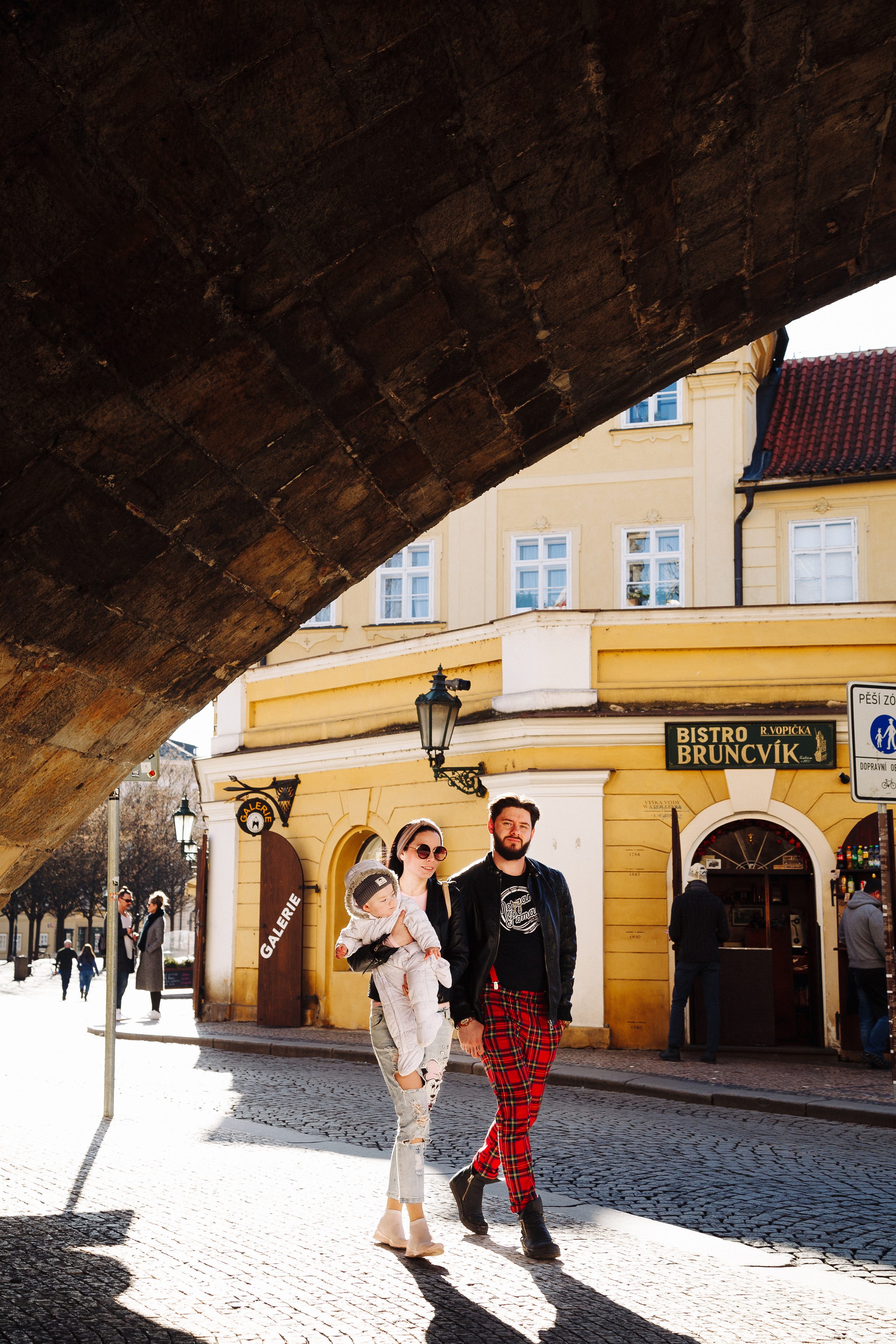Nika, Nicol & Kolya. Photographer in Prague for tourists