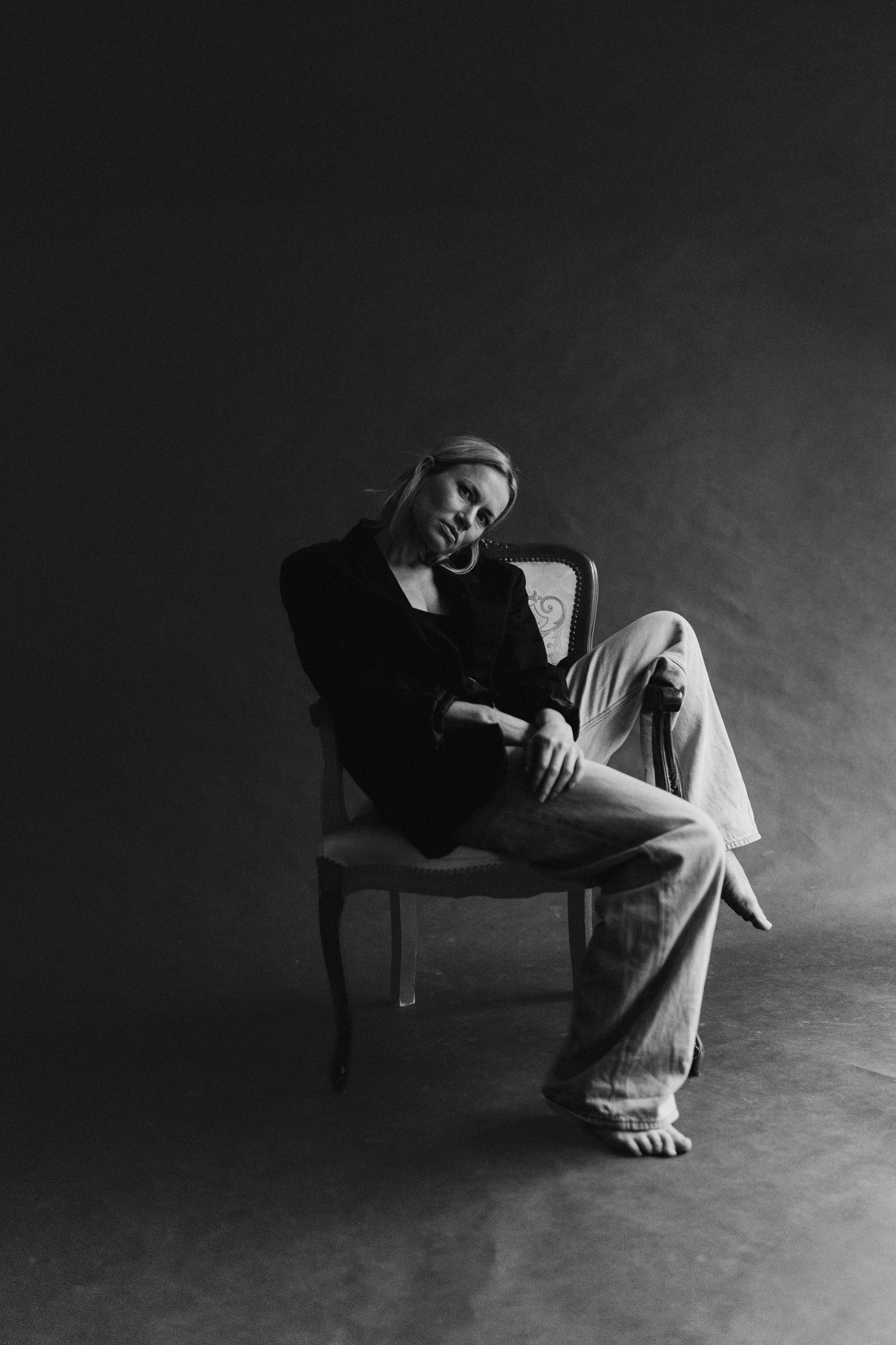 Minka Kuustonen black and white actor portrait studio Helsinki