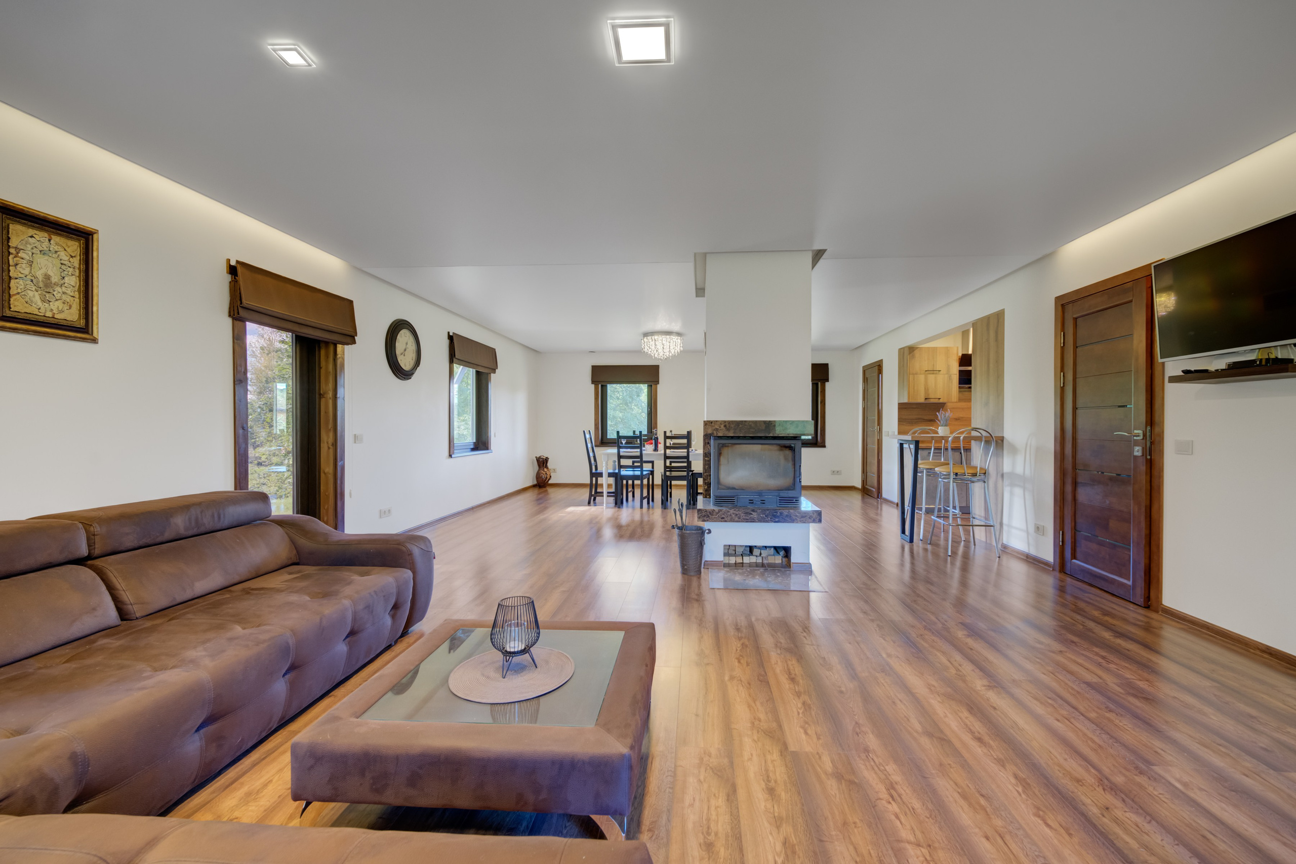 Sadyba Vinliaus r. prie ežero. Elina Sapiega fotografė Vilniuje