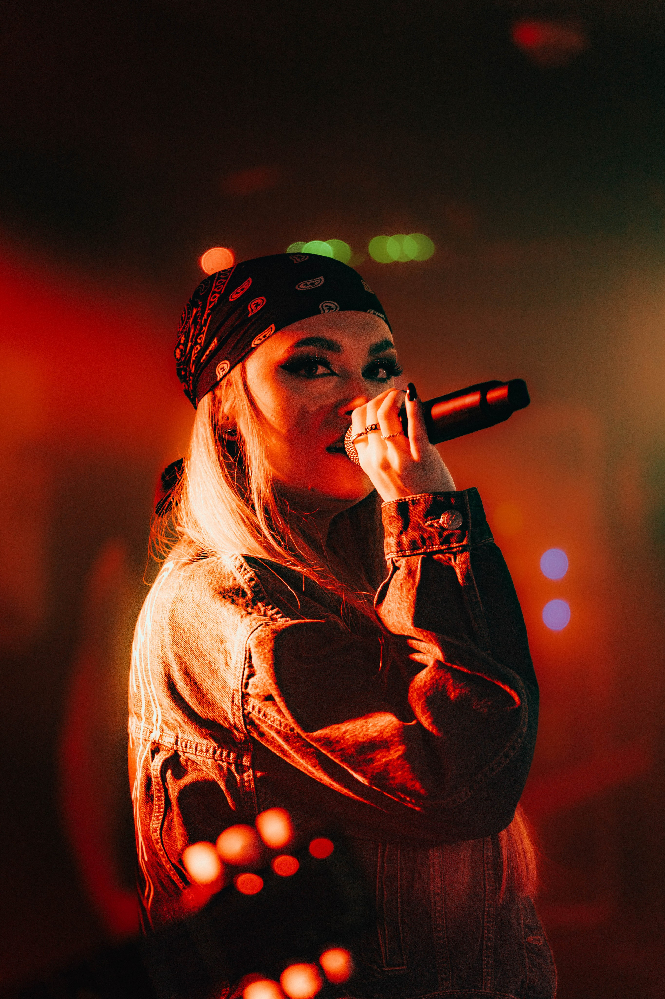 Marie Rezlerova. Rock Cafe. Concert and portrait photographer in Prague