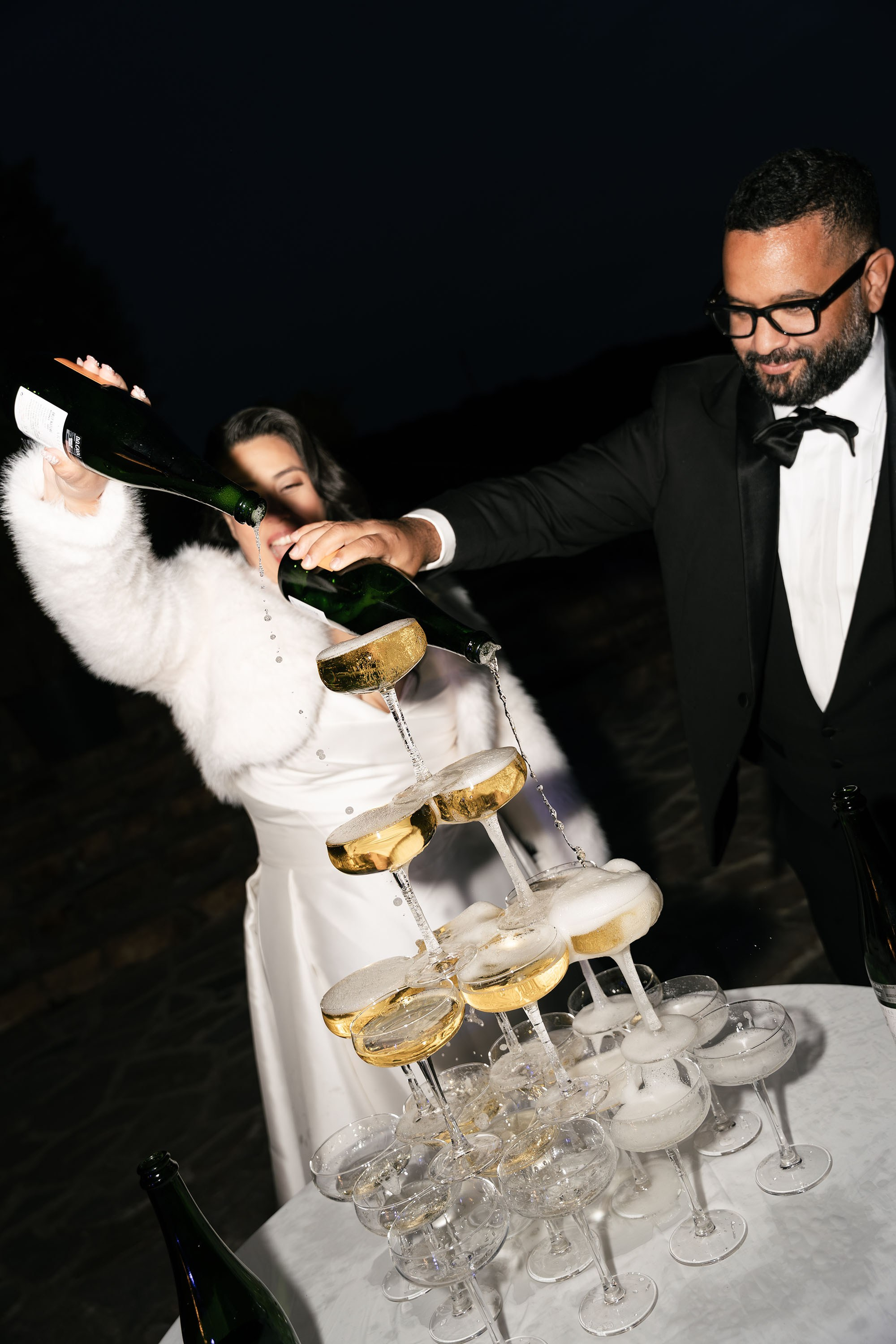 Donielle and Edwin. Fotógrafos de bodas de destino y creadores de contenido con base en España