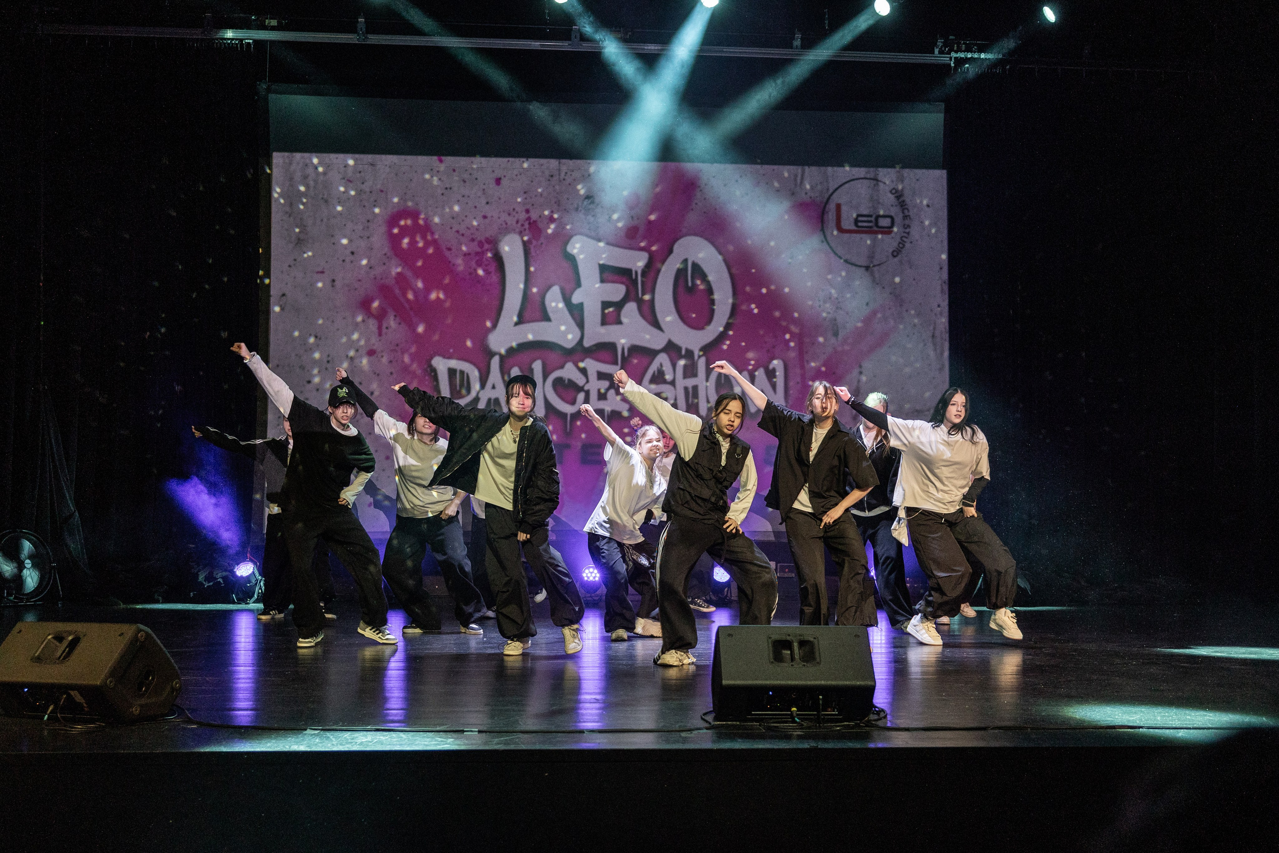 LEO DANCE SHOW WINTER 2025. Семейный и детский фотограф в Варшаве Мила Бобровская