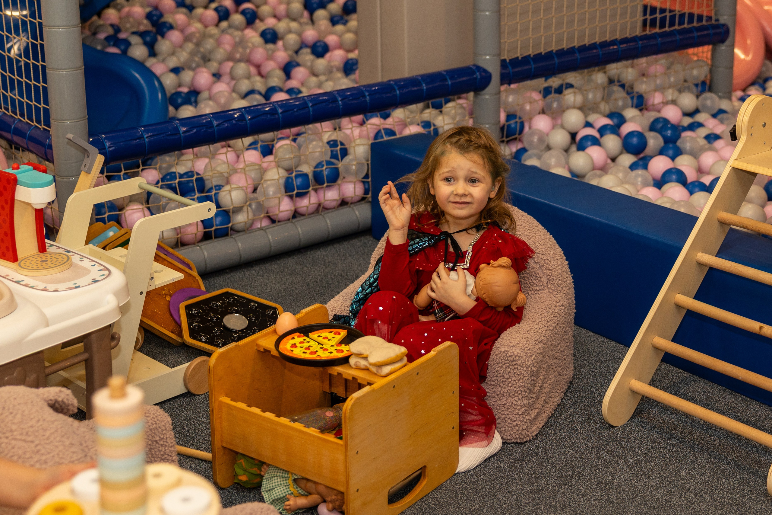 День рождения Артёма 24 января 2026 года. Семейный и детский фотограф в Варшаве Мила Бобровская