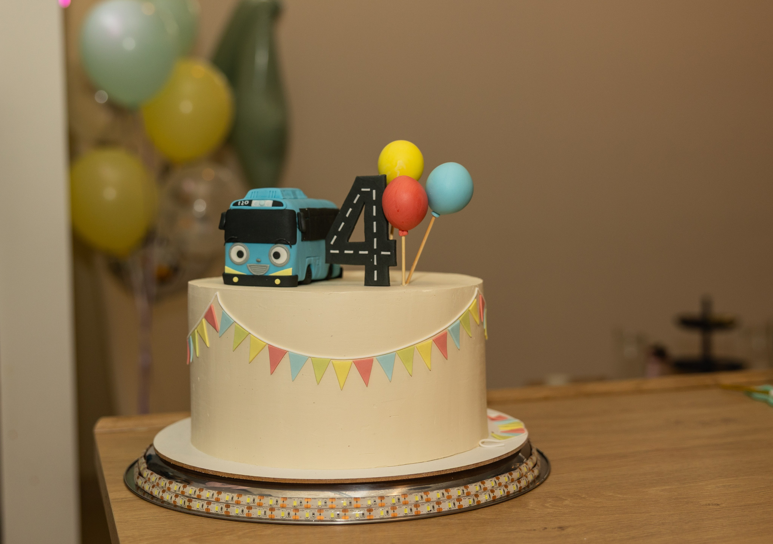 День рождения Артёма 24 января 2026 года. Семейный и детский фотограф в Варшаве Мила Бобровская