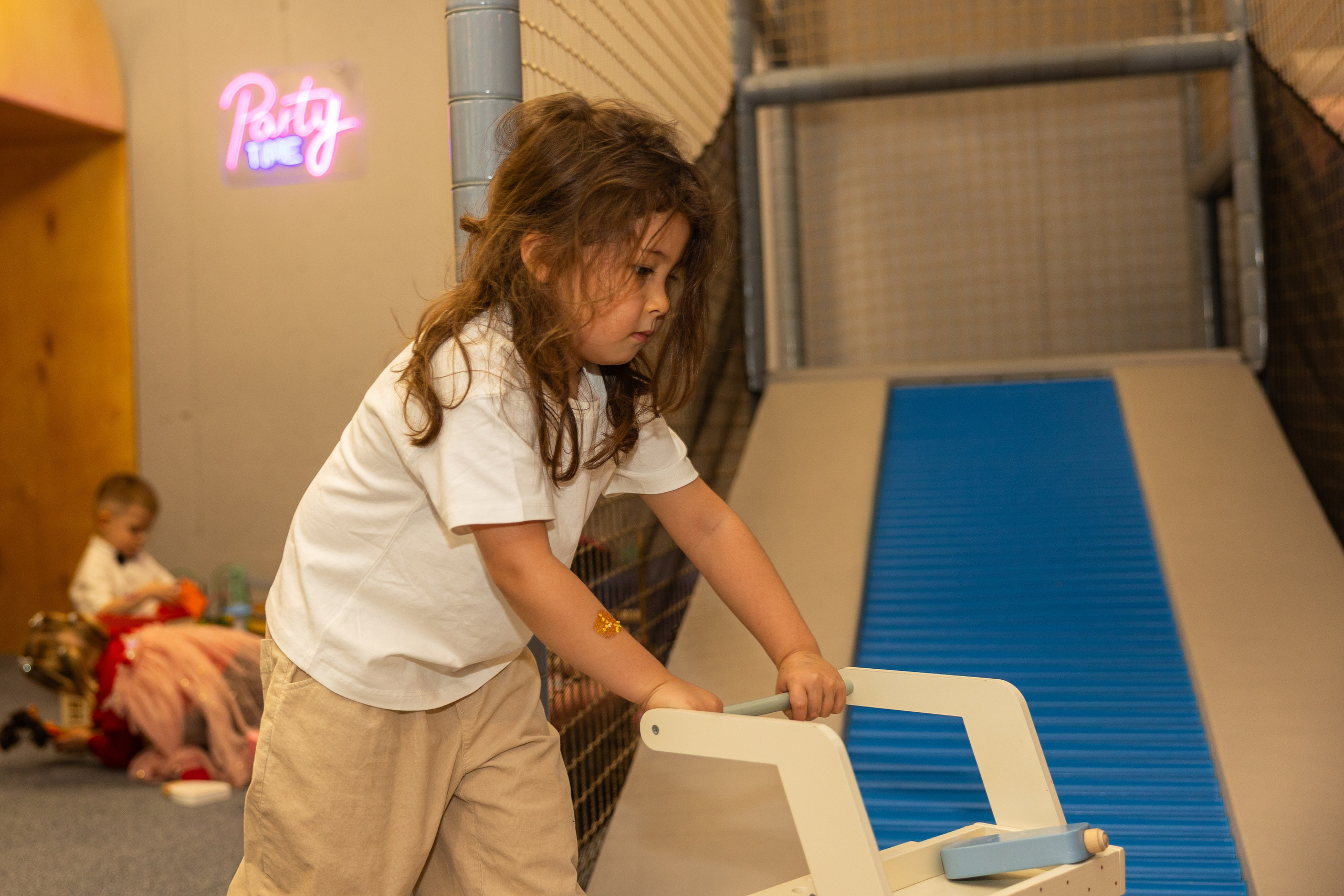 День рождения Артёма 24 января 2026 года. Семейный и детский фотограф в Варшаве Мила Бобровская