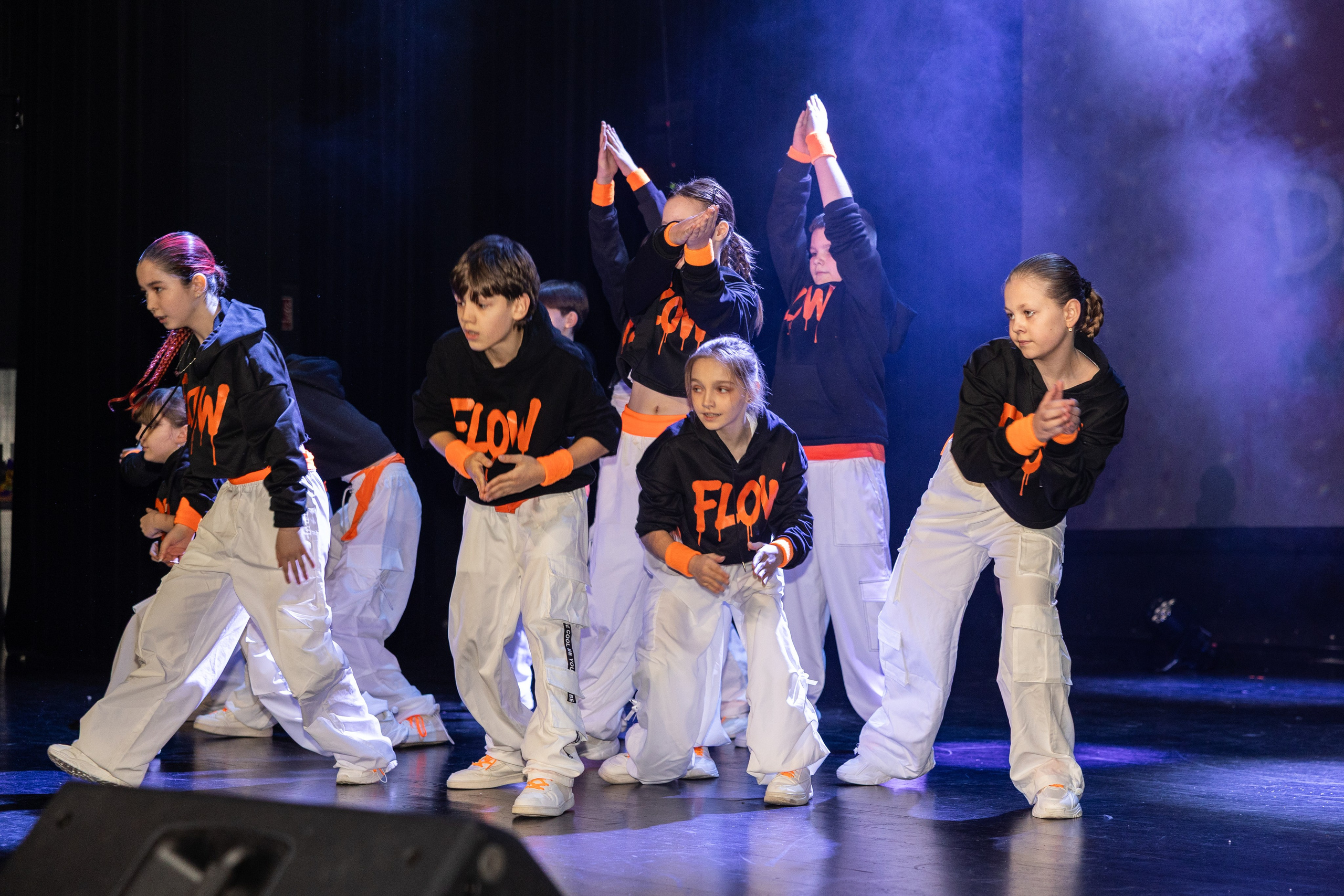 LEO DANCE SHOW WINTER 2025. Семейный и детский фотограф в Варшаве Мила Бобровская