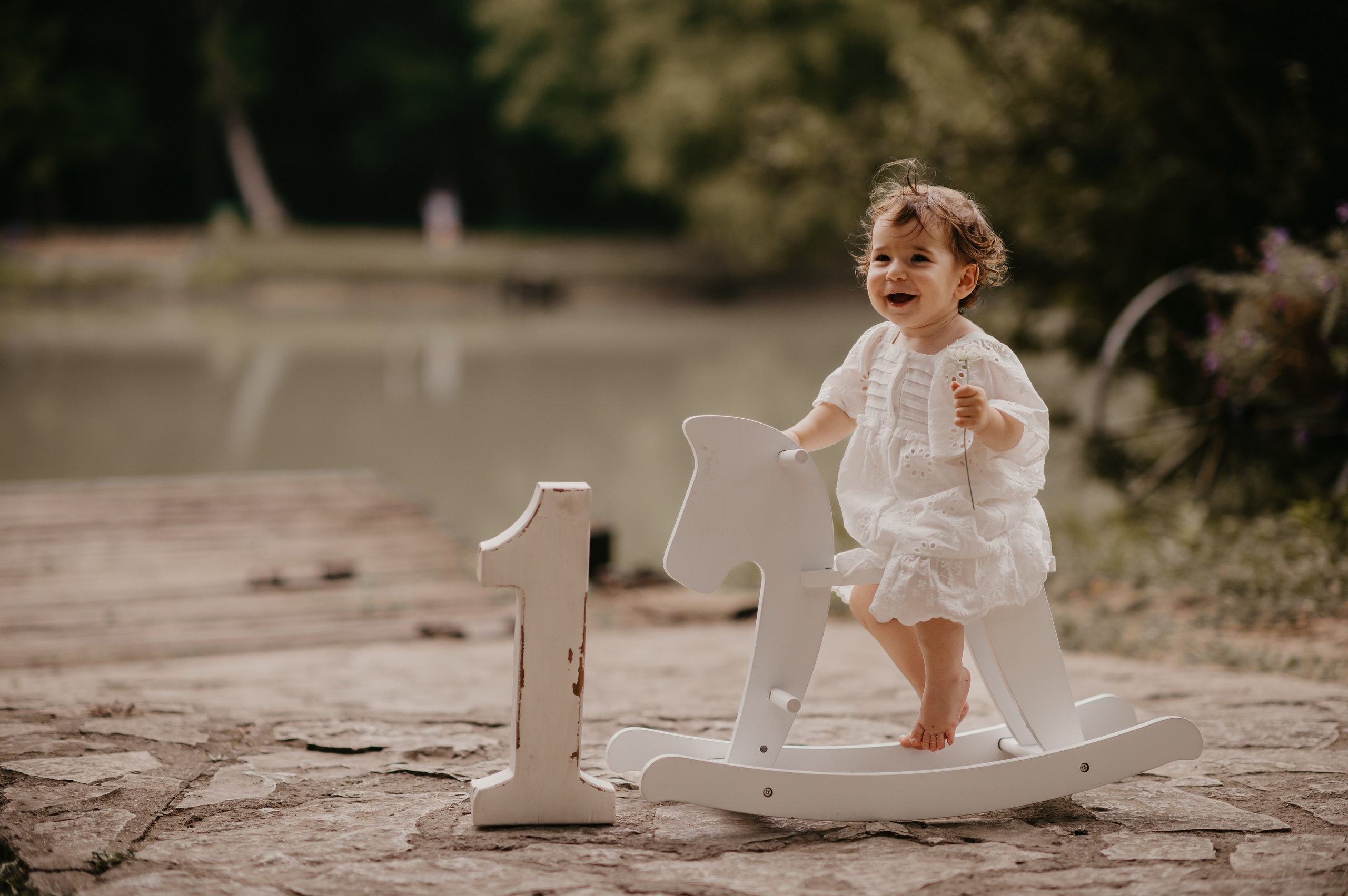 Ada Safari. Ana Sladojevic