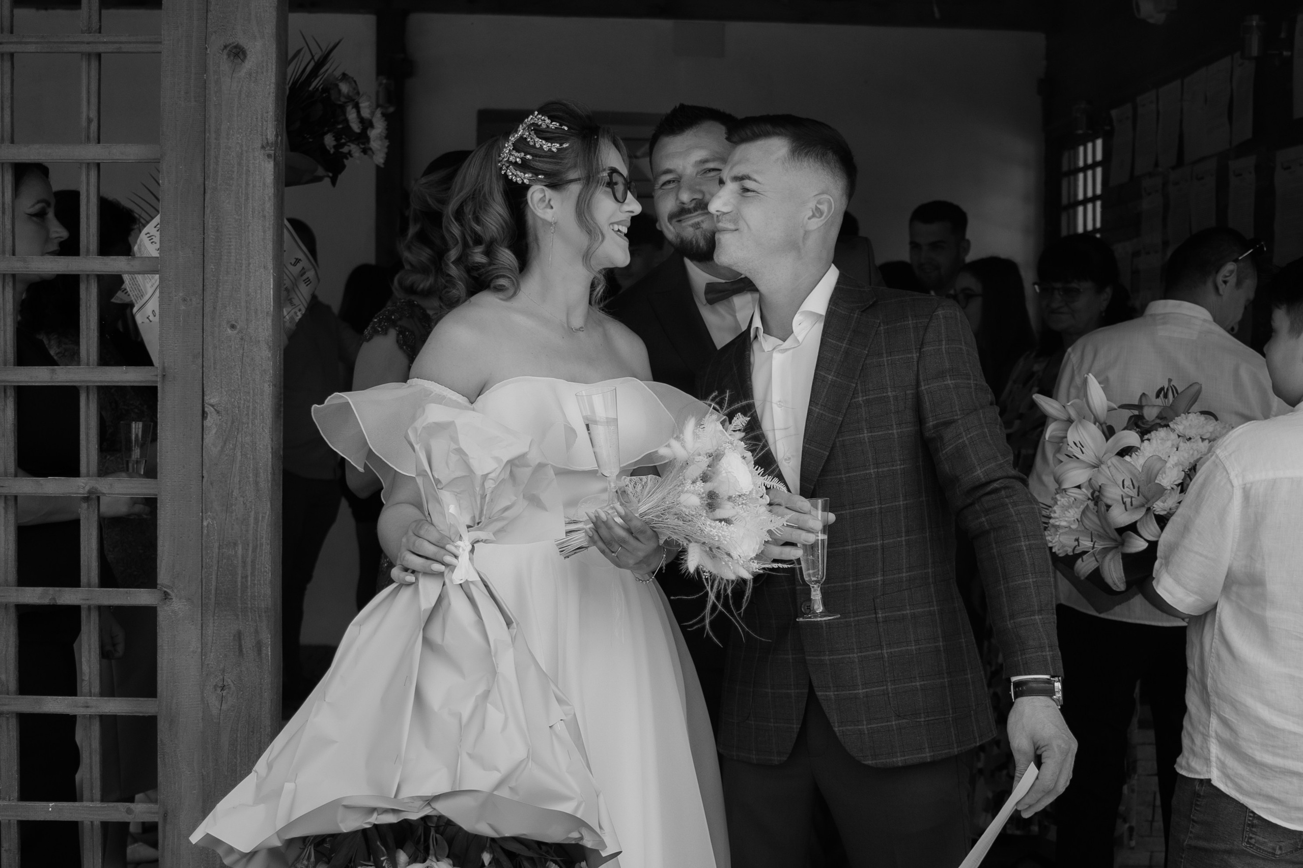 Oana & Vasile. Fotograf si videograf — evenimente si studio