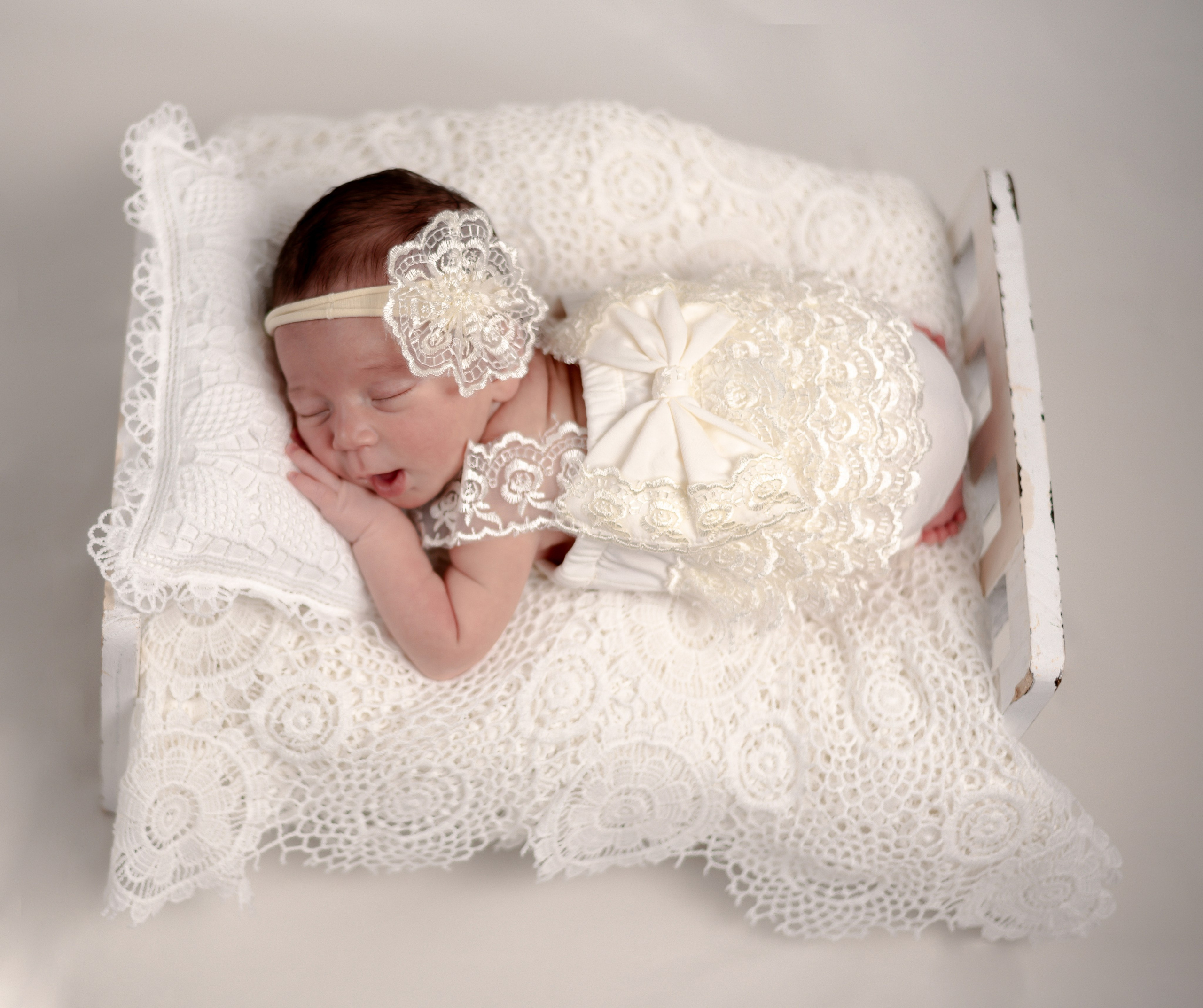 Newborn Photoshoot. Professional Photograher, Antwerpen/Belgium