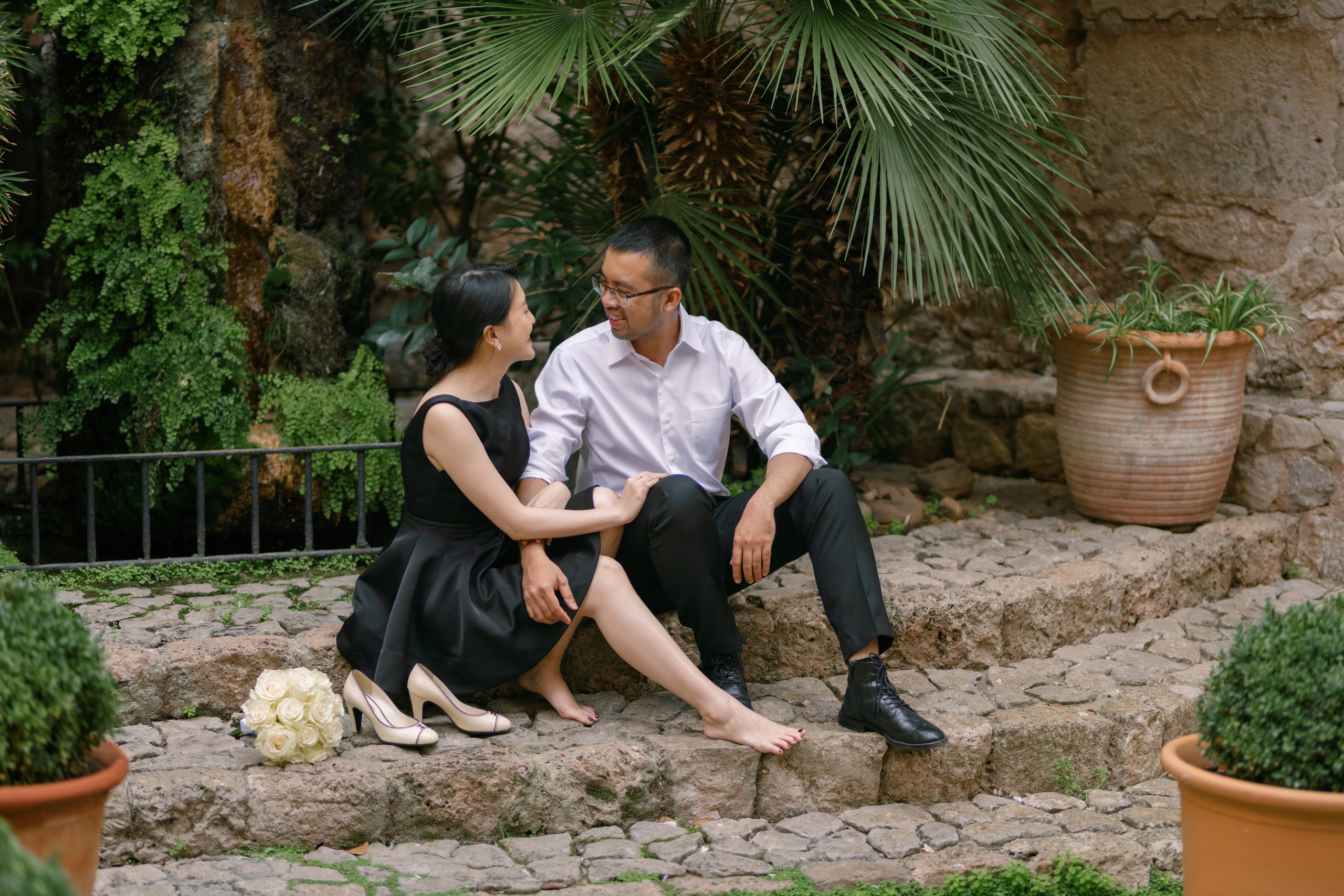 Romantic Couple Photoshoot in Valldemossa. Photographer in Mallorca