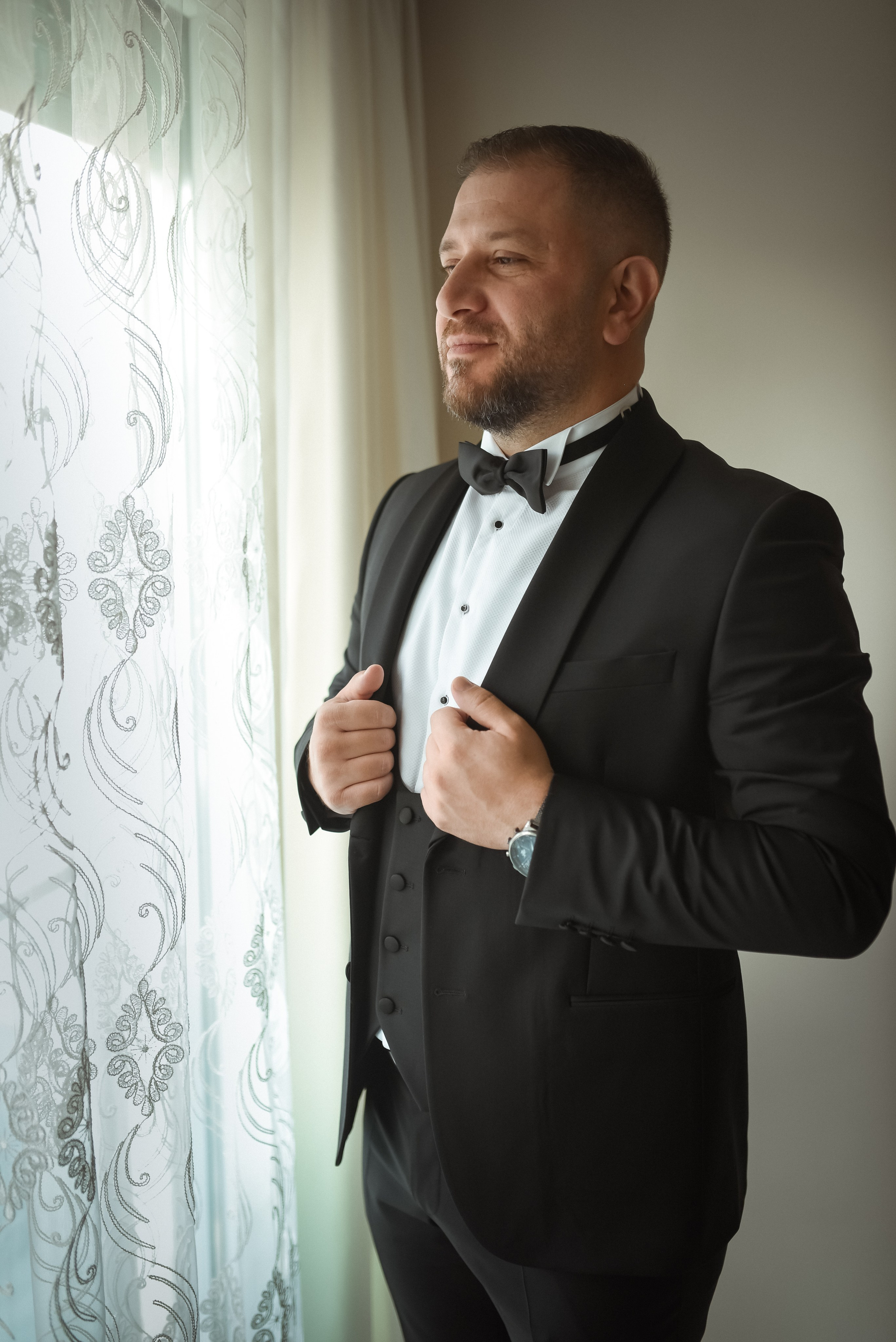 Профессиональный свадебный фотограф в Анталии. Свадебные фотосессии на море, в отелях и ресторанах Турции. Живые эмоции, стильные портреты, настоящая love story и тёплые кадры, которые остаются ценными спустя годы.