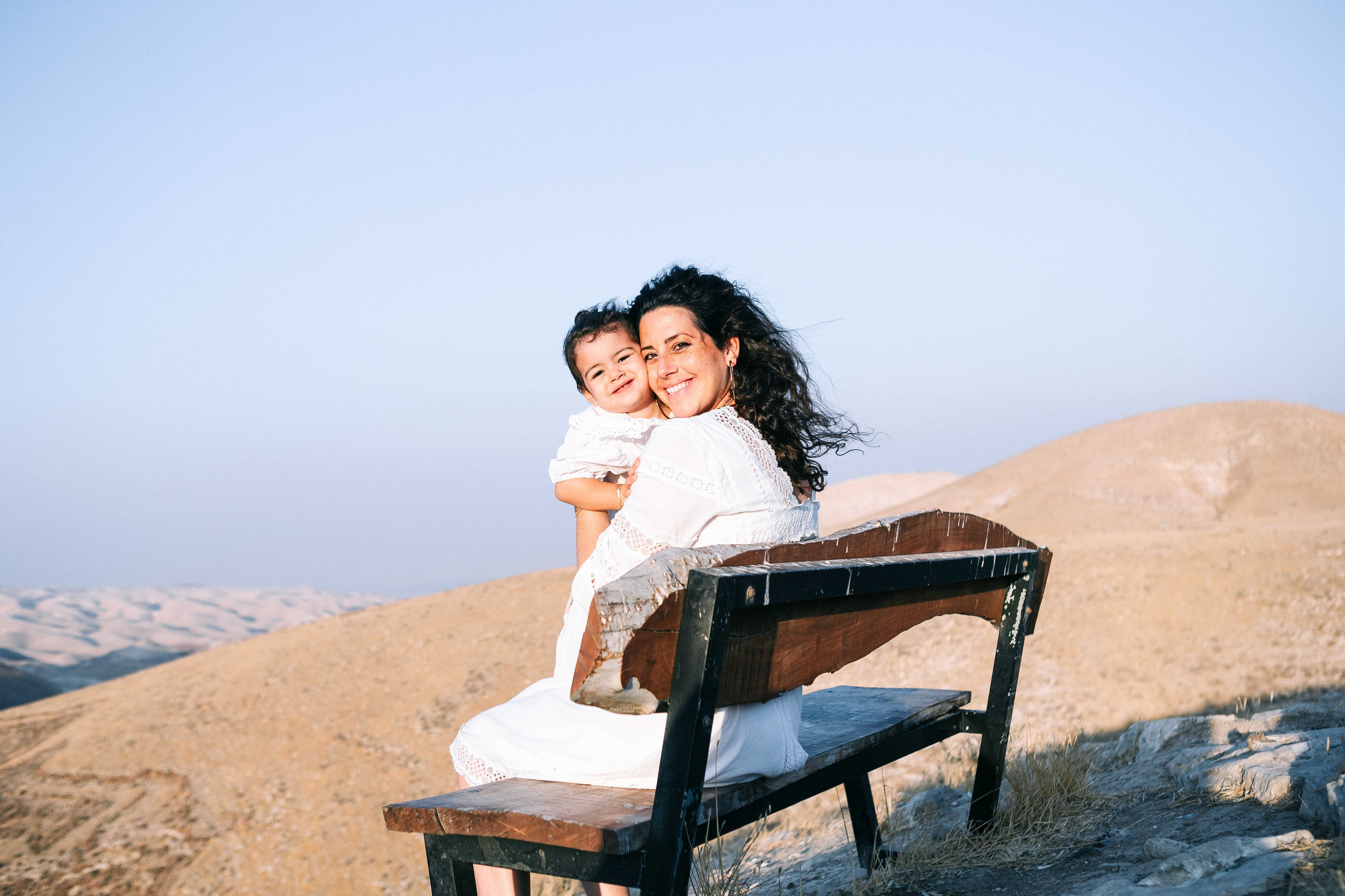 PREGNANT PHOTOSESSION IN THE DESERT. PHOTOGRAPHER IN ISRAEL