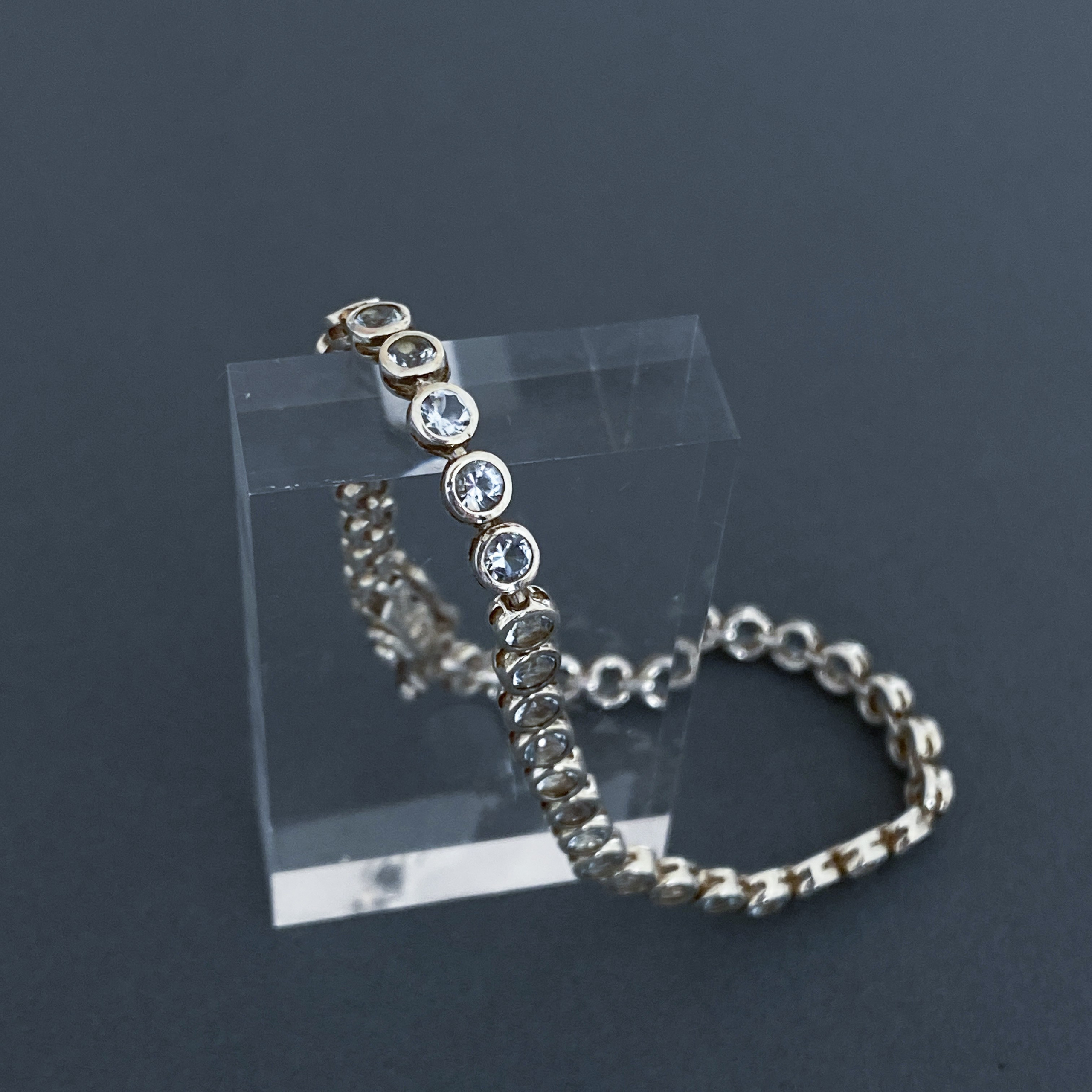 Bracelet. Современнные и актикварные украшения в Барселоне, Москве и Санкт-Петербурге