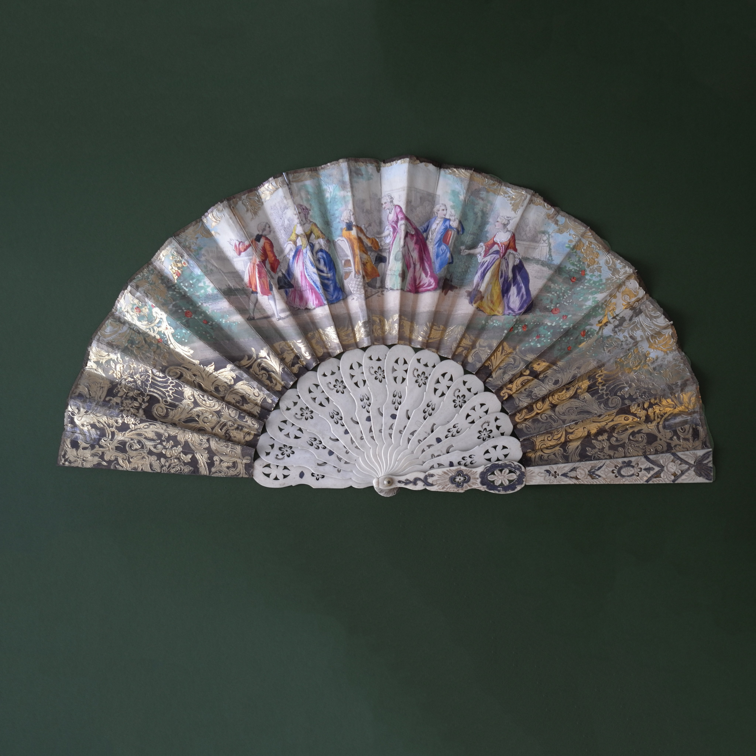 Doublefan. Современнные и актикварные украшения в Барселоне, Москве и Санкт-Петербурге