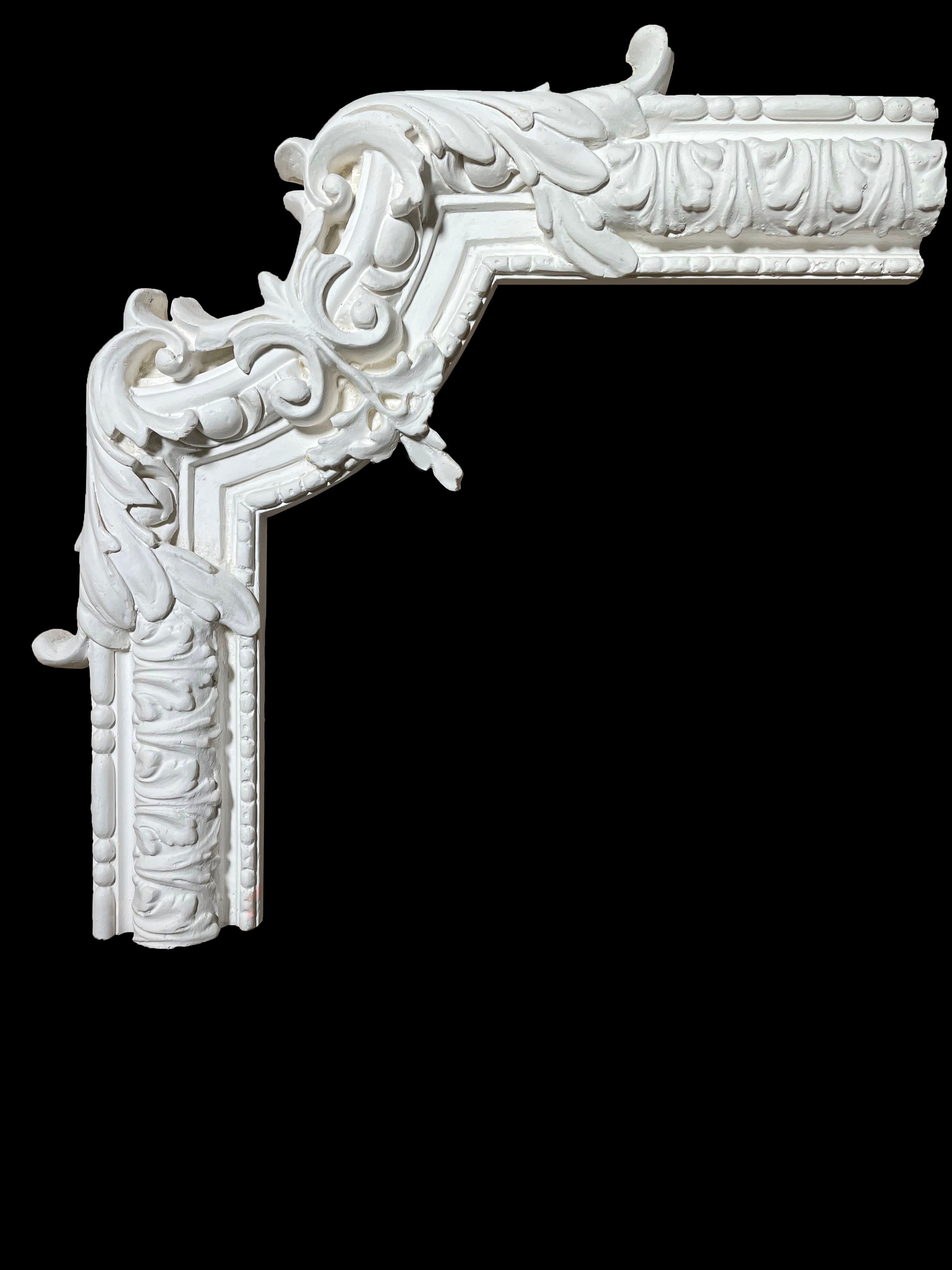 Corners. Plaster molding