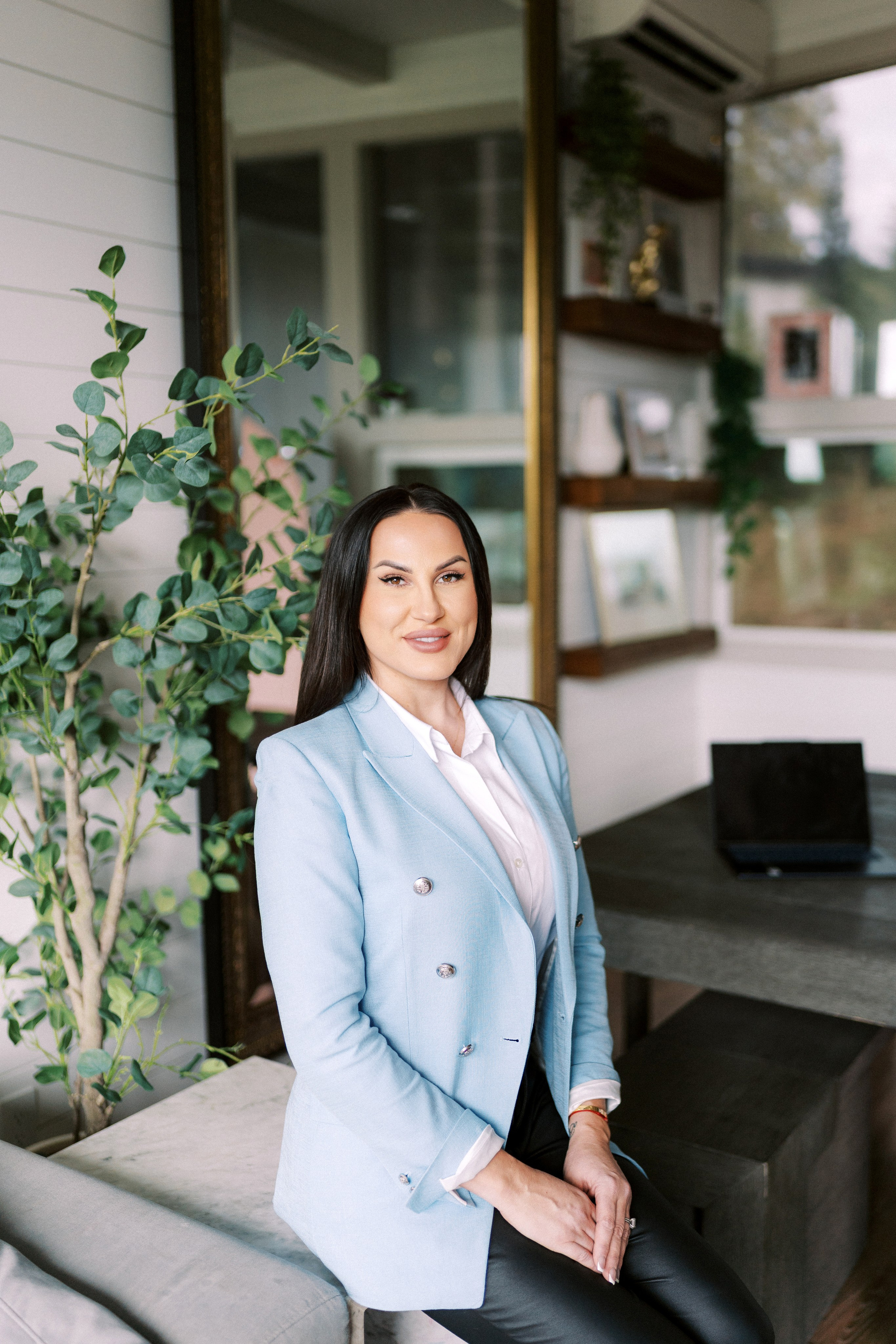 Business portrait. EVAN ARISTOV WEDDING PHOTOGRAPHY — Seattle Wedding Photographer