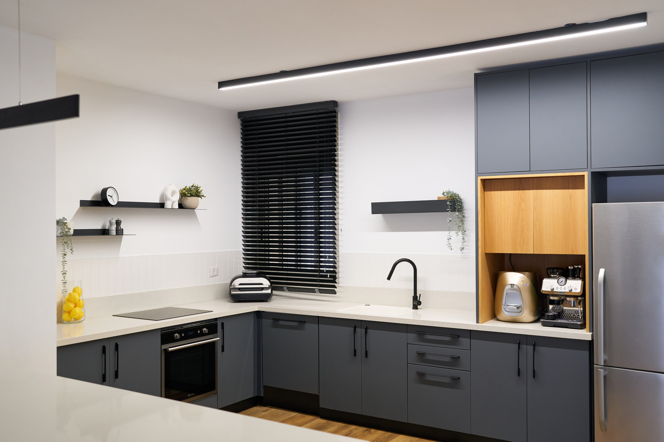 Interior. צלם אלכס ברט בישראל