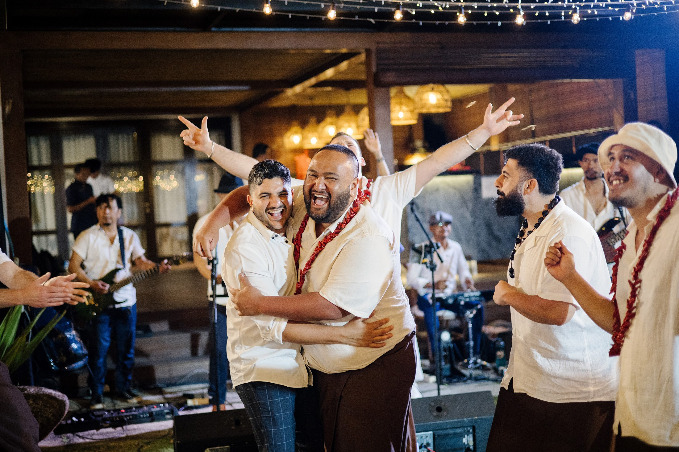 Big funny wedding with guests in paradise Bali island. Get.it.feel — Aesthetic Photography and Videography