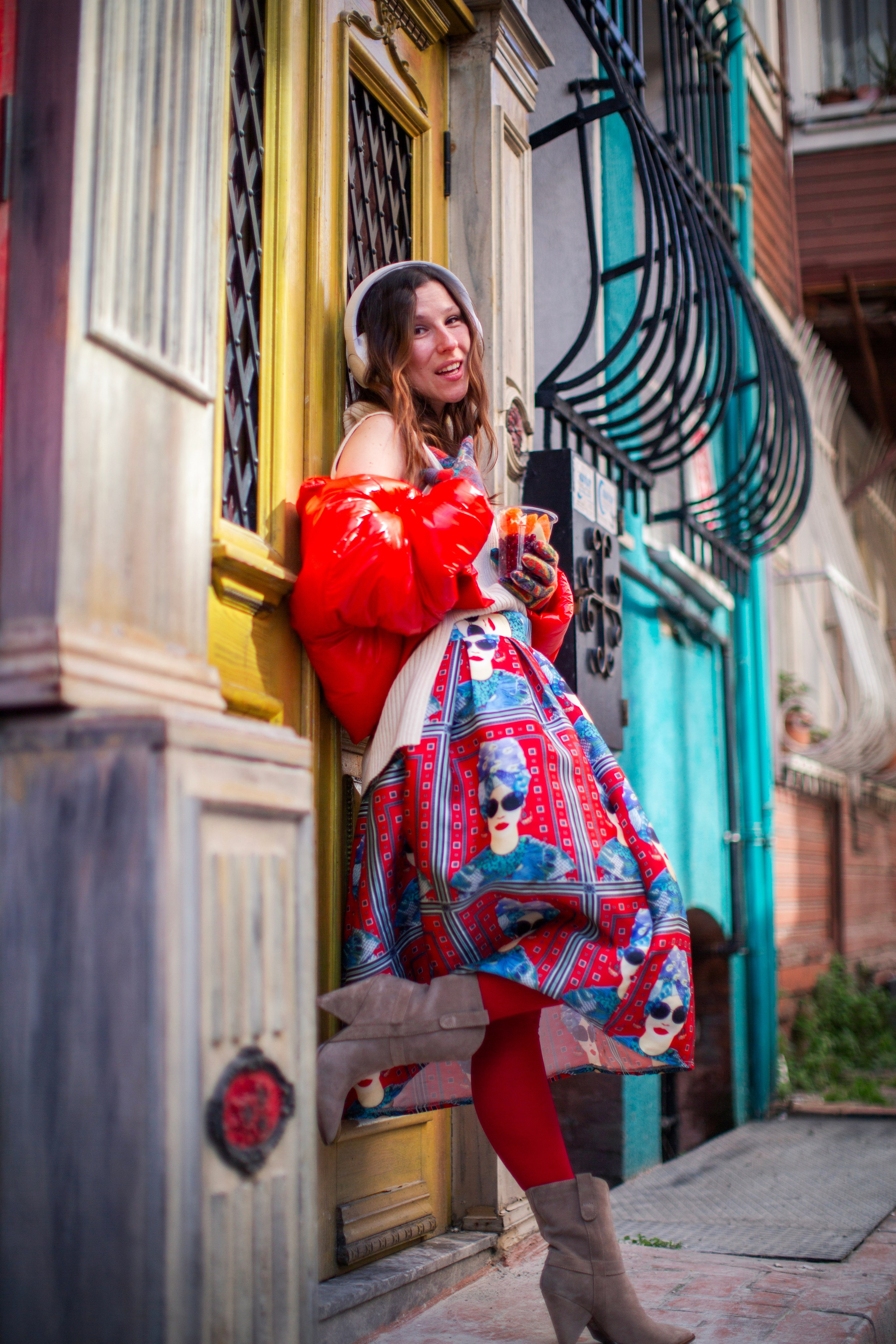 Фотограф в Стамбуле , яркие домики , улица Балат