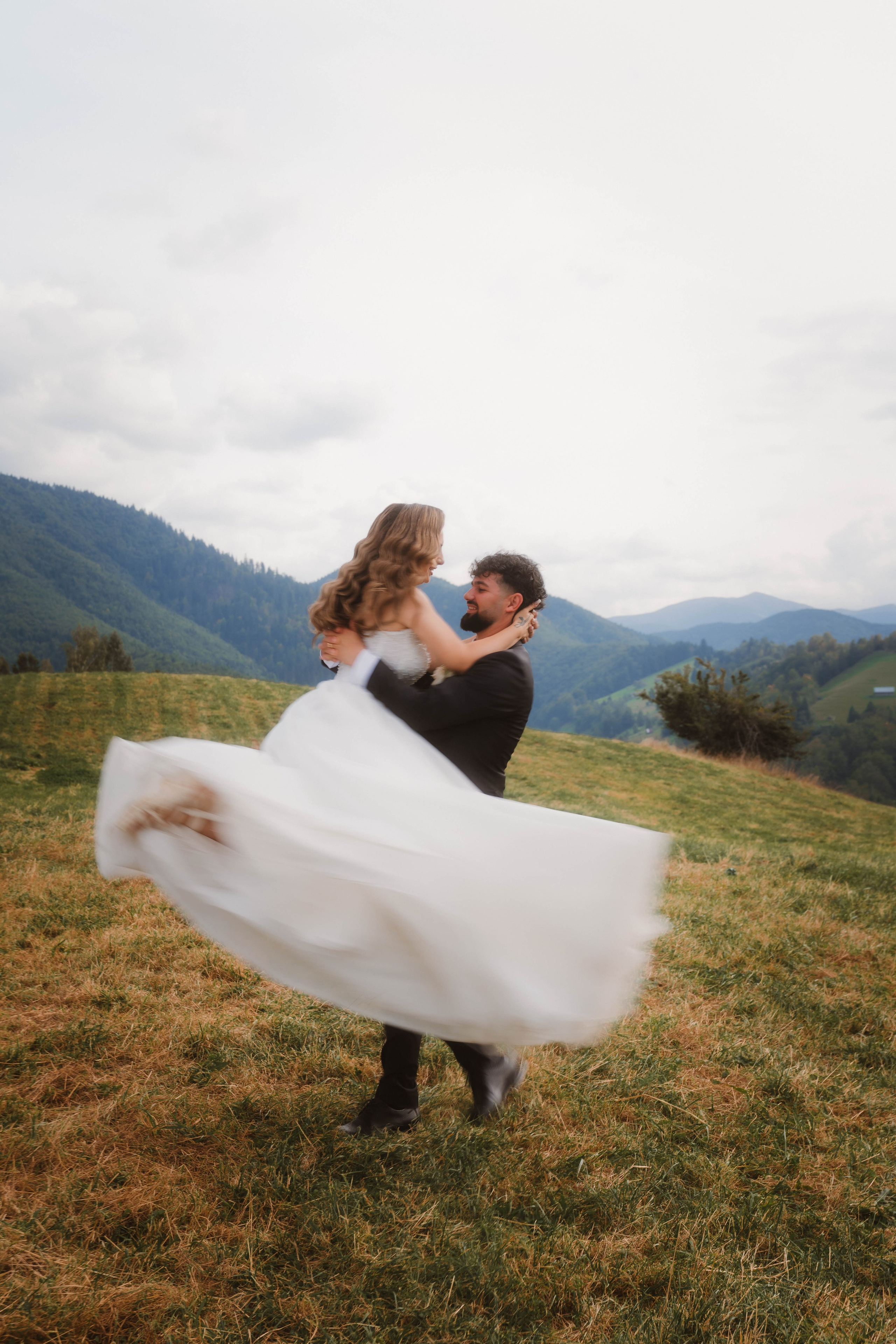 Alexandra & Gabriel. LUMEO by Theodora Moiceanu