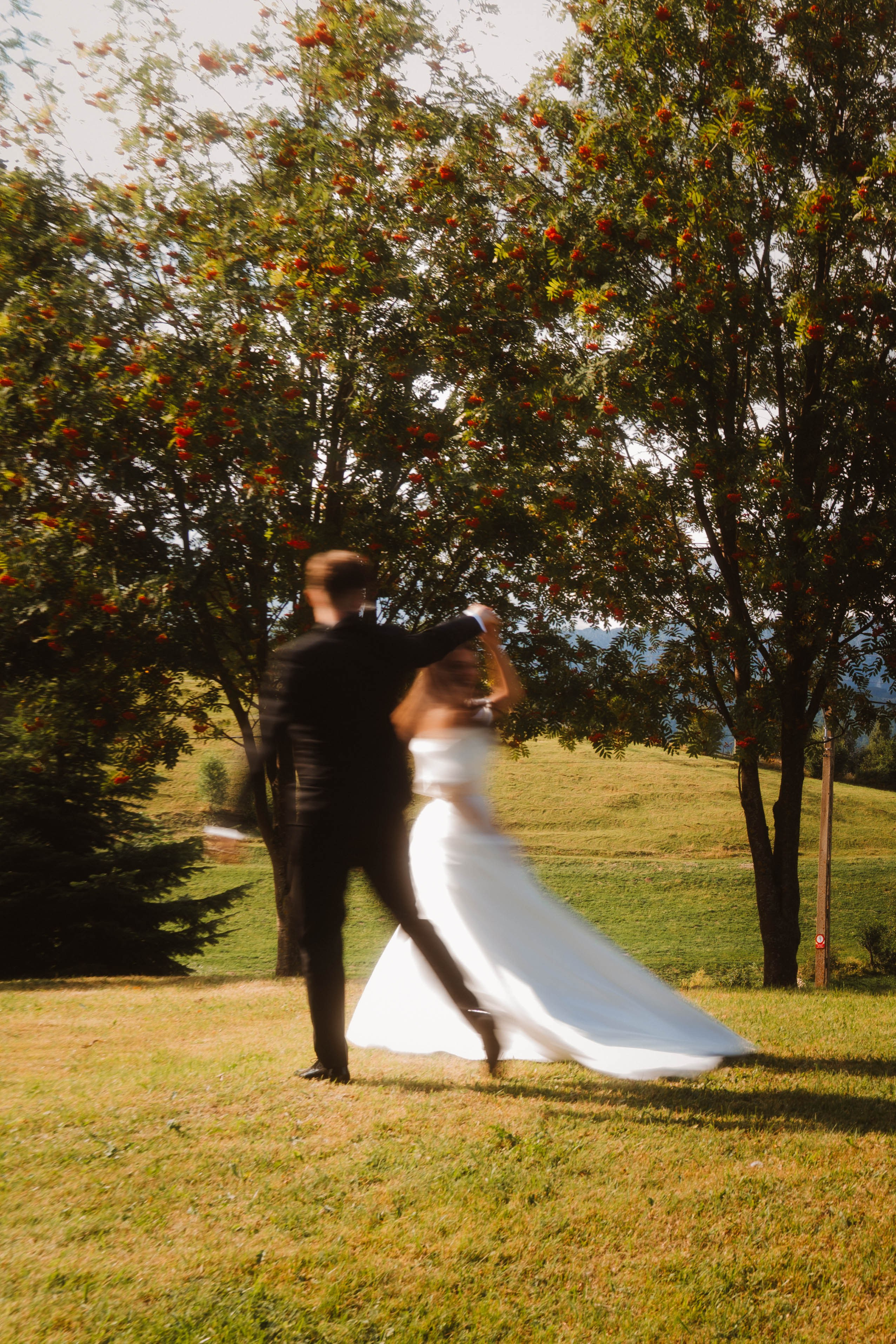 Trash the dress- Ana & Geo. LUMEO by Theodora Moiceanu