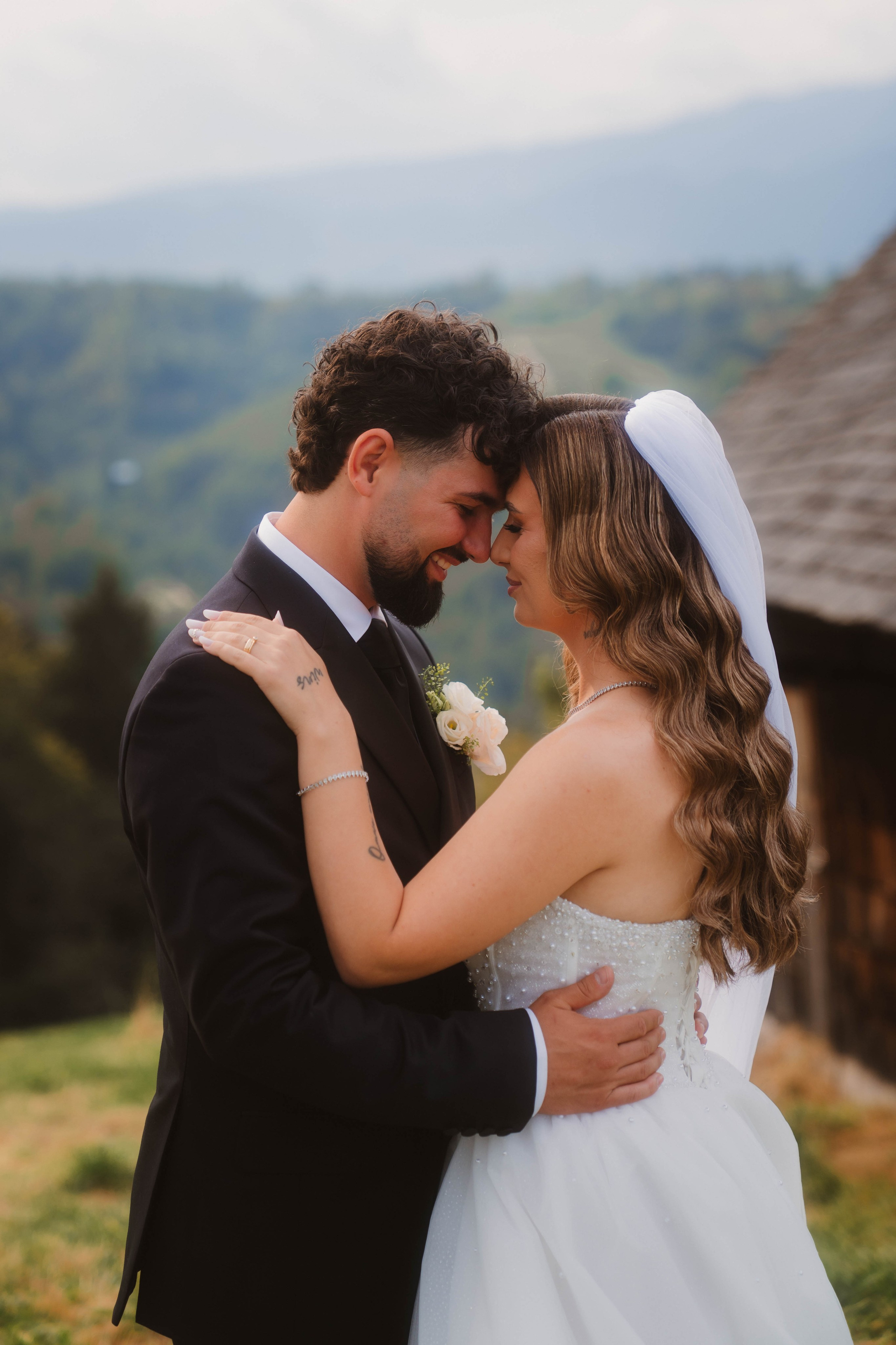 Alexandra & Gabriel. LUMEO by Theodora Moiceanu