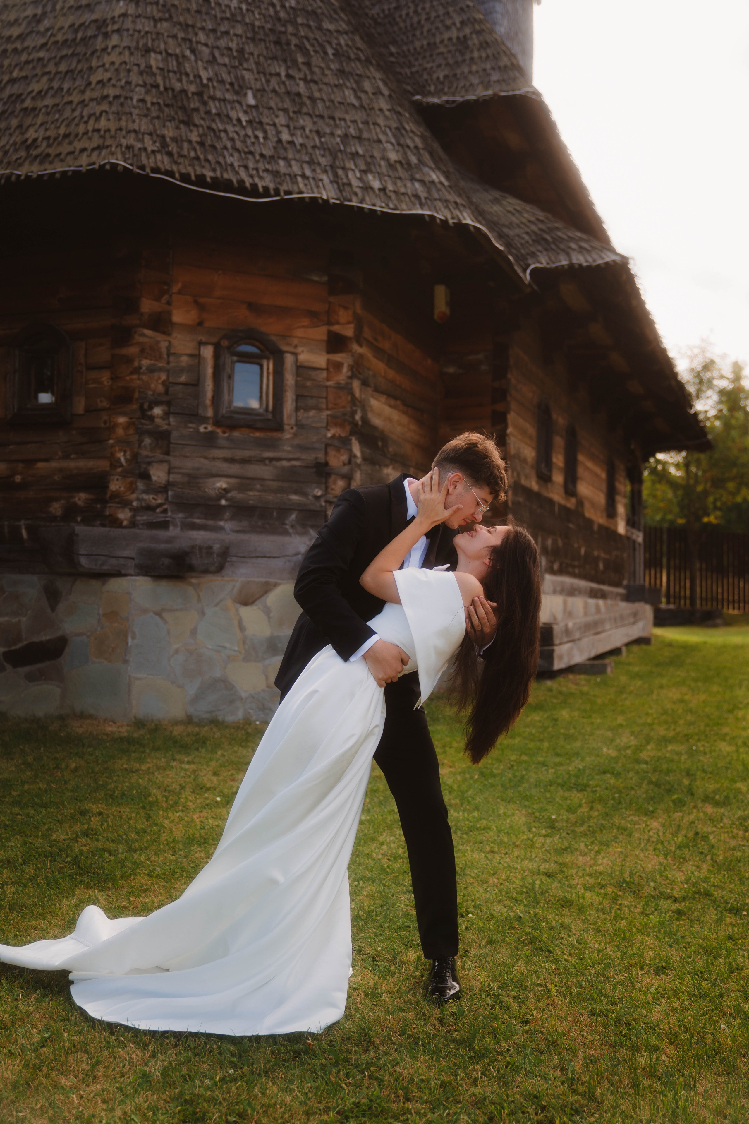 Trash the dress- Ana & Geo. LUMEO by Theodora Moiceanu