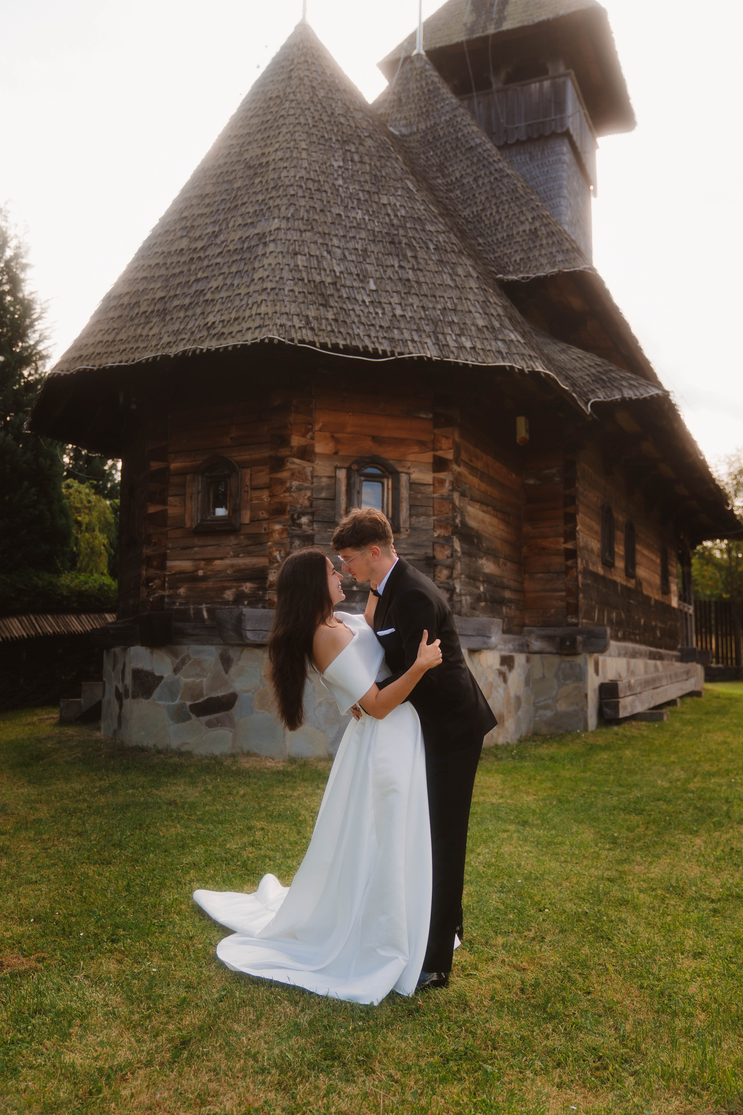 Trash the dress- Ana & Geo. LUMEO by Theodora Moiceanu