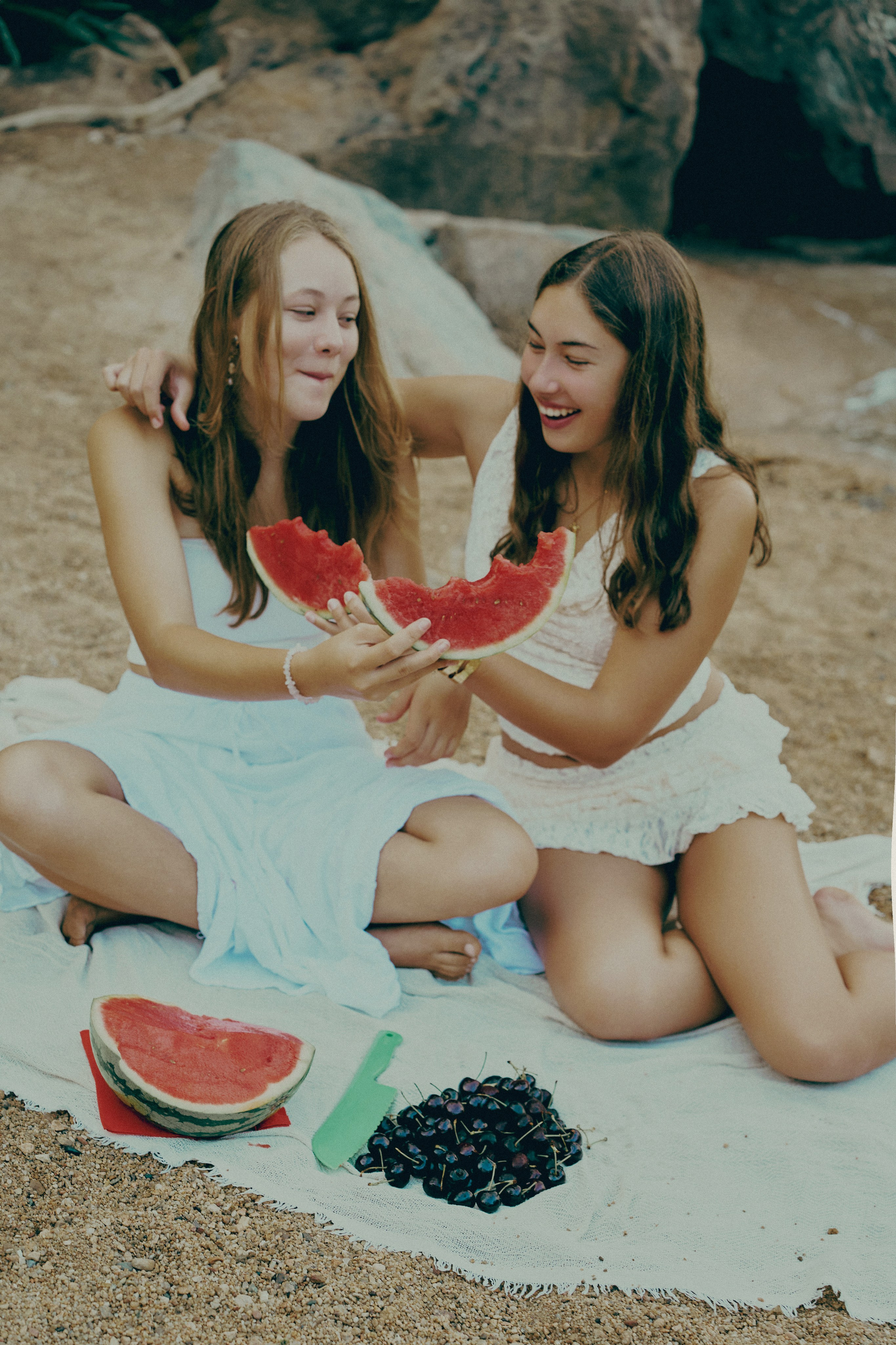 Подруги. Фотосессия с арбузом. Photographer in Barcelona Spain Zhanna Zakharchenko