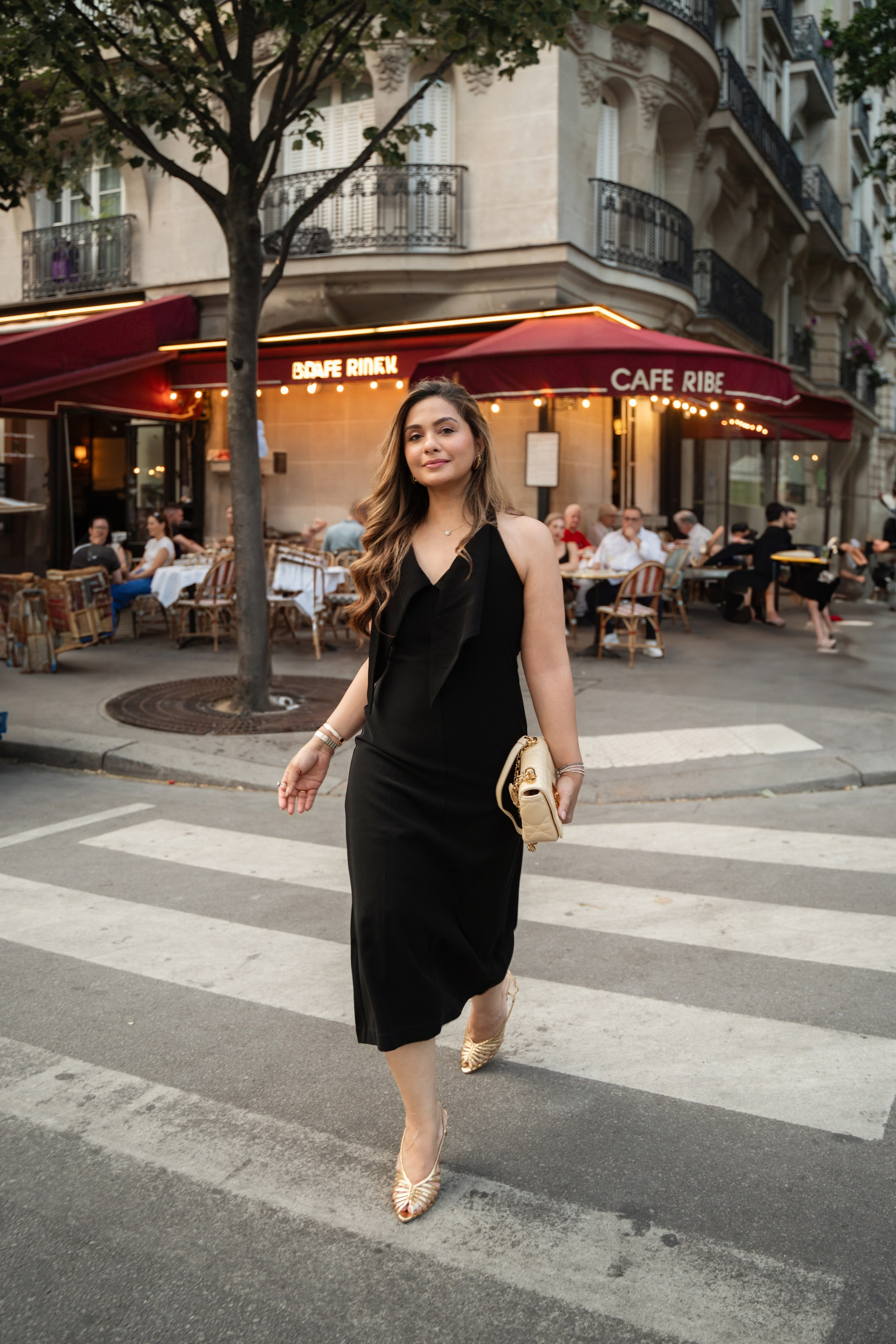 Megha (1 hour). Photographer in Paris|Solo and groups, portraits & content, couples photo-shoot in Paris at the best locations