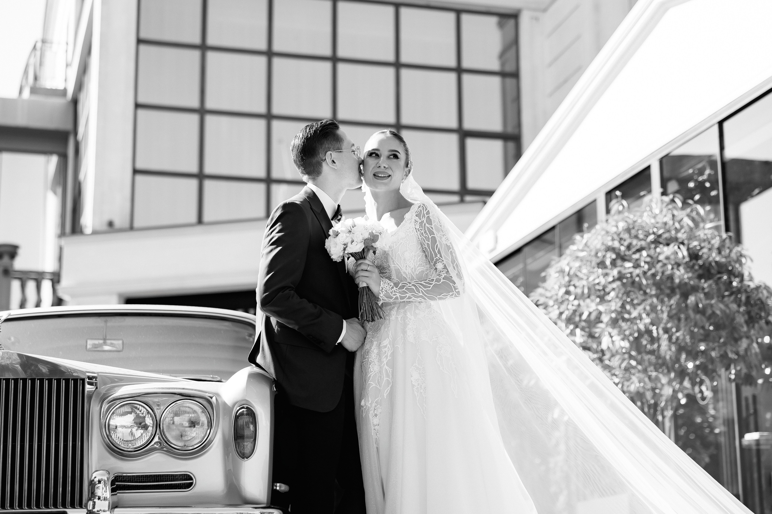 Serghei & Erica — Queen Residence. Servicii Foto și Video 067188353