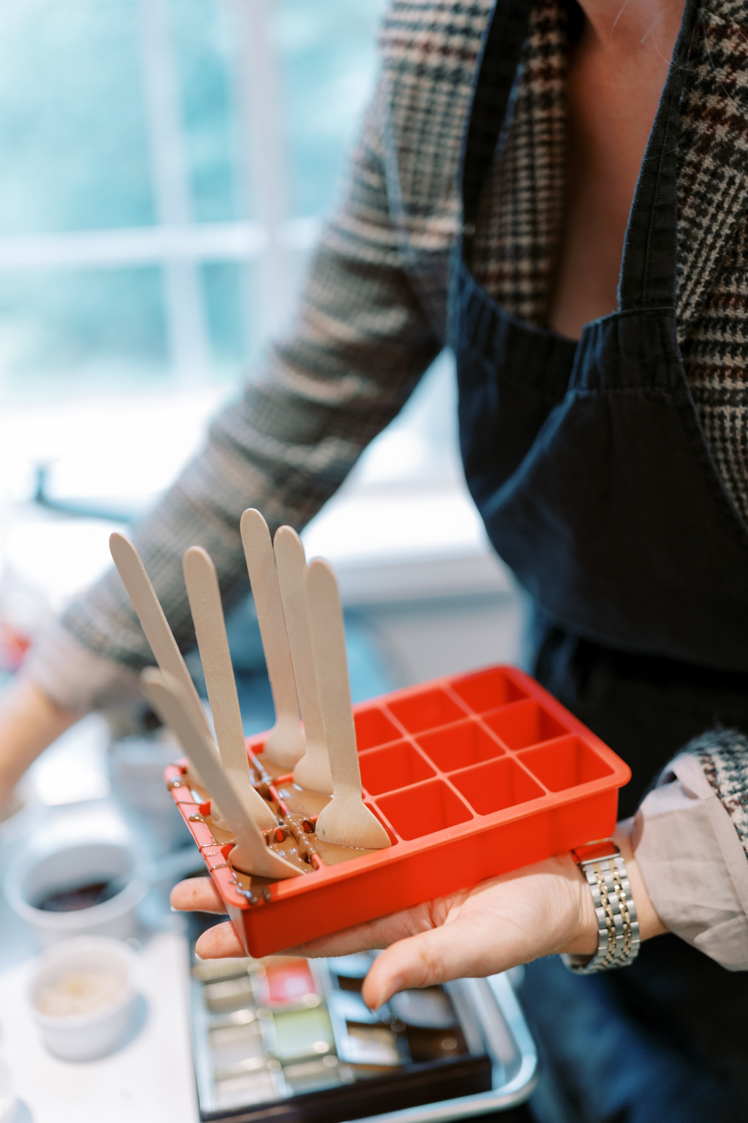 Event: Chocolate-Making Workshop. EVAN ARISTOV WEDDING PHOTOGRAPHY — Seattle Wedding Photographer