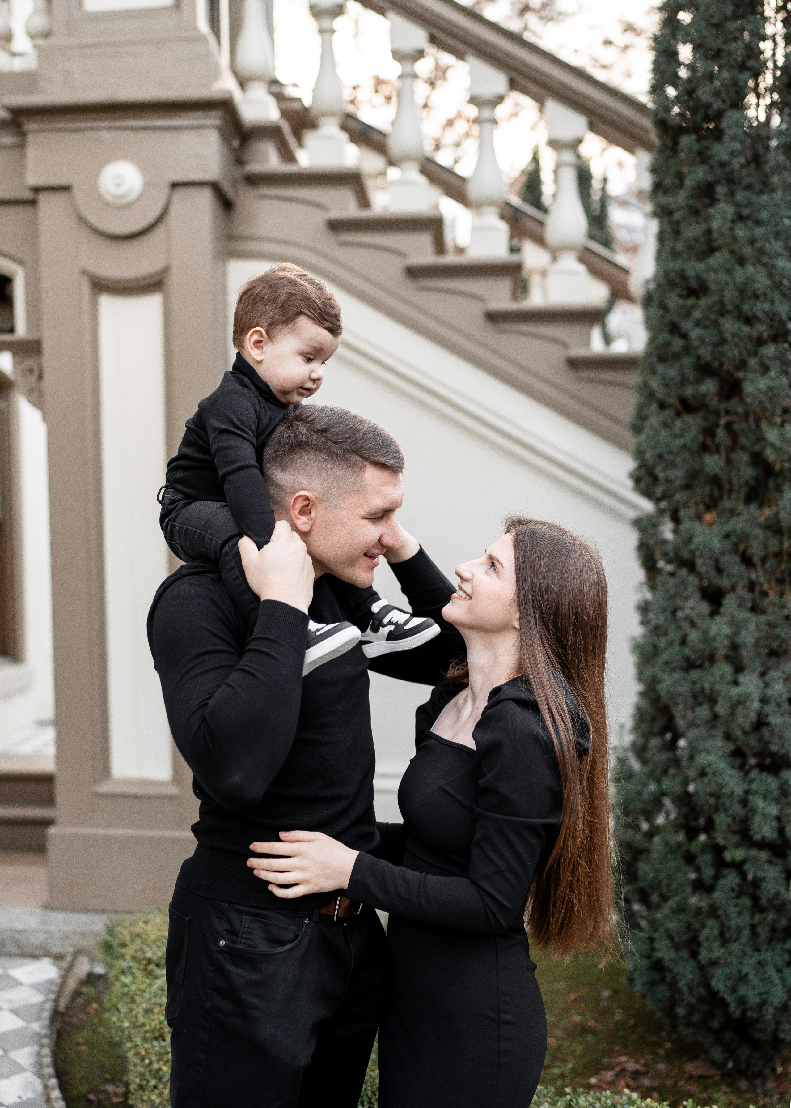 Artem, Nadia & Elisha. Family photographer in Sacramento | Sofia Pavenko