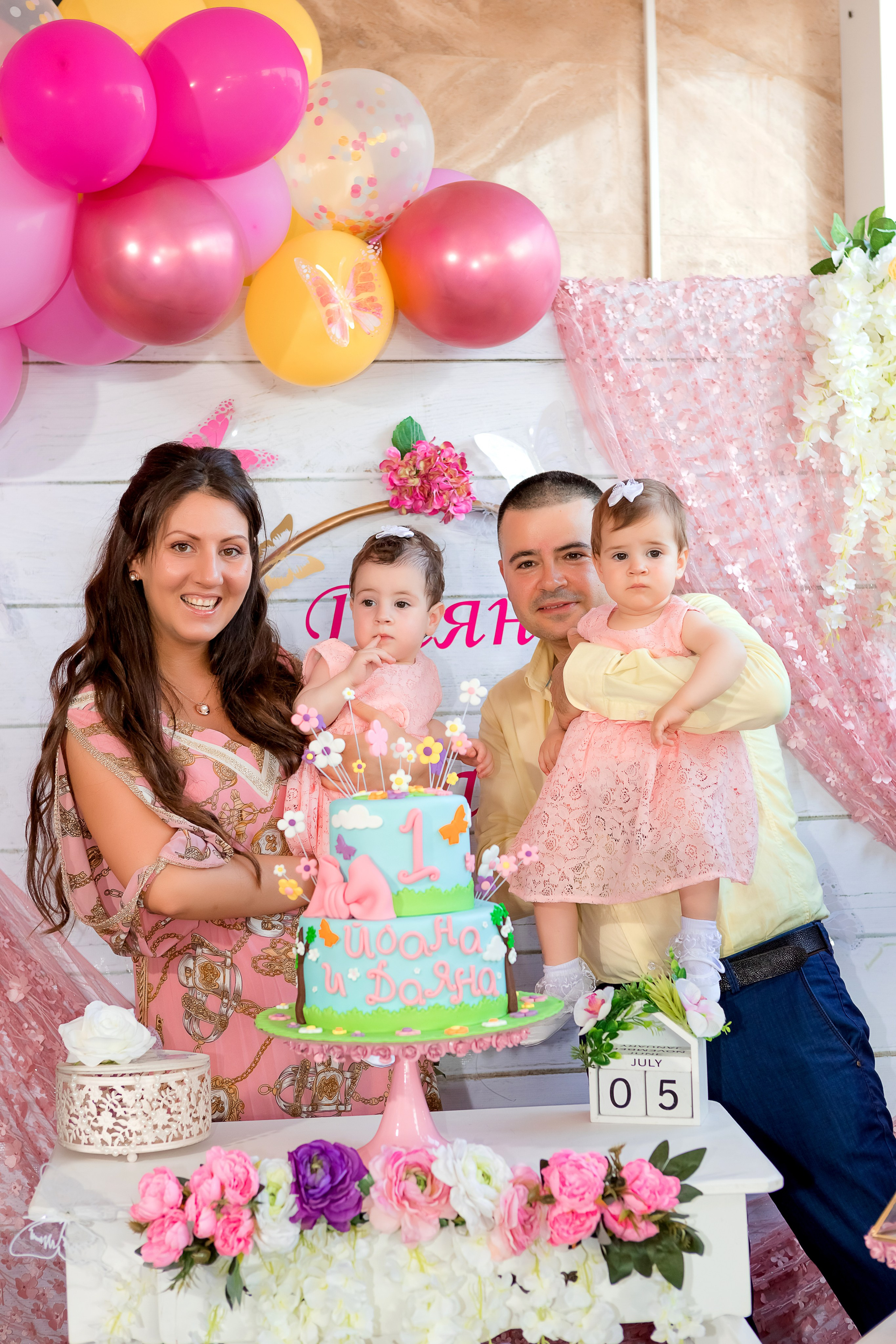 Чрстит Първи Рожден Ден. Фотограф Ирина Йотова