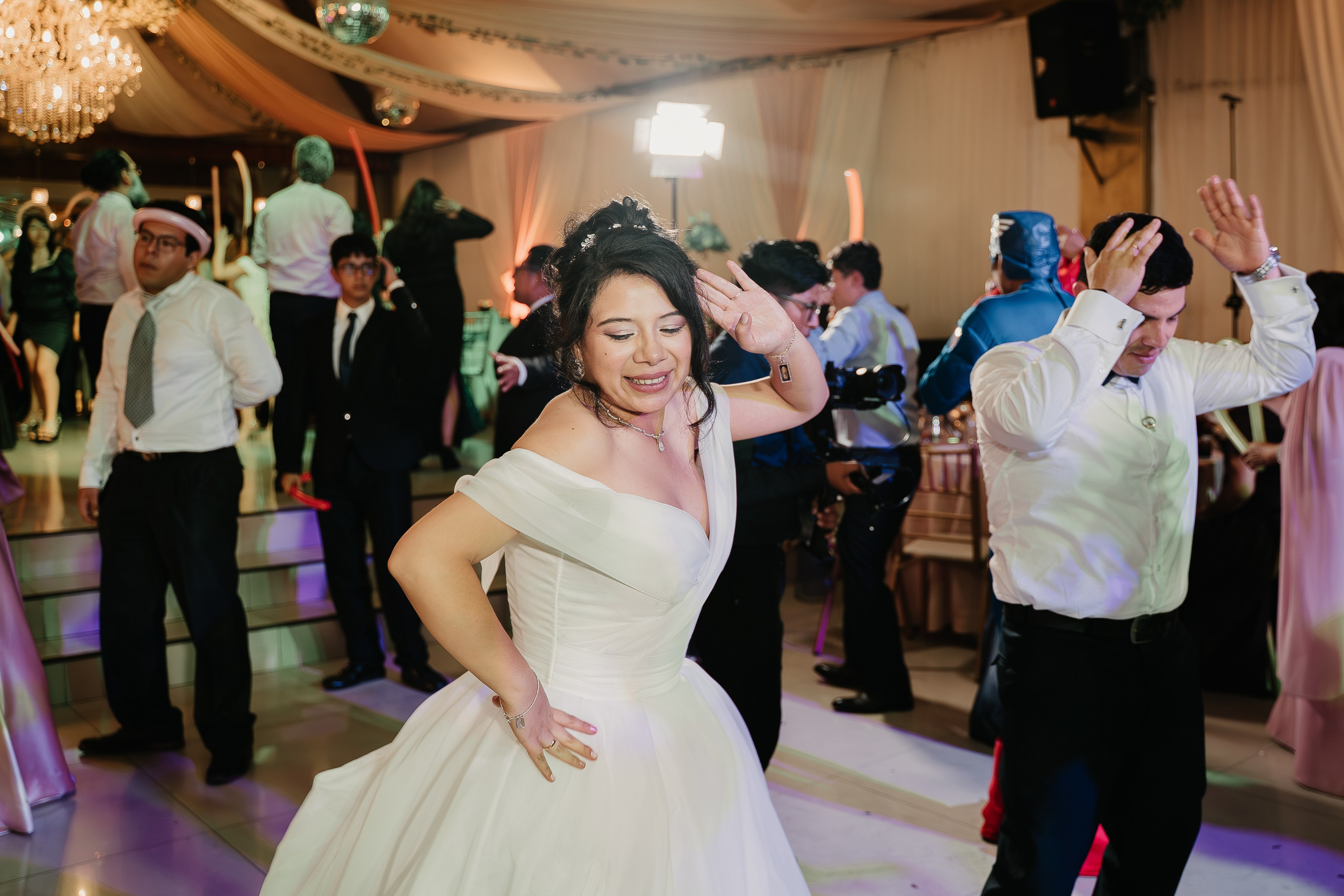 ALEJANDRA + RODRIGO BODA RELIGIOSA. Studio KVTA | Fotografía y Video de Bodas en Arequipa