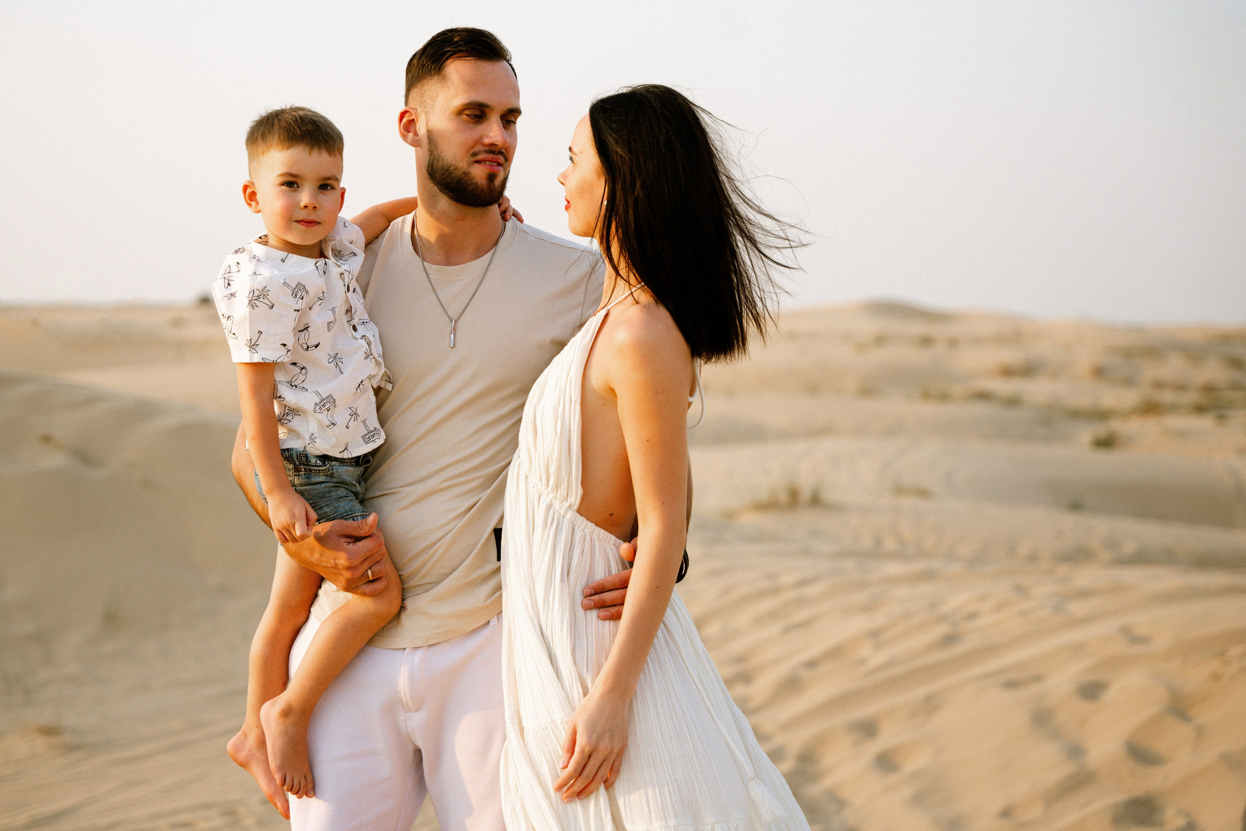 Desert play and fun. Angela Iakovleva — Family Photographer in Dubai