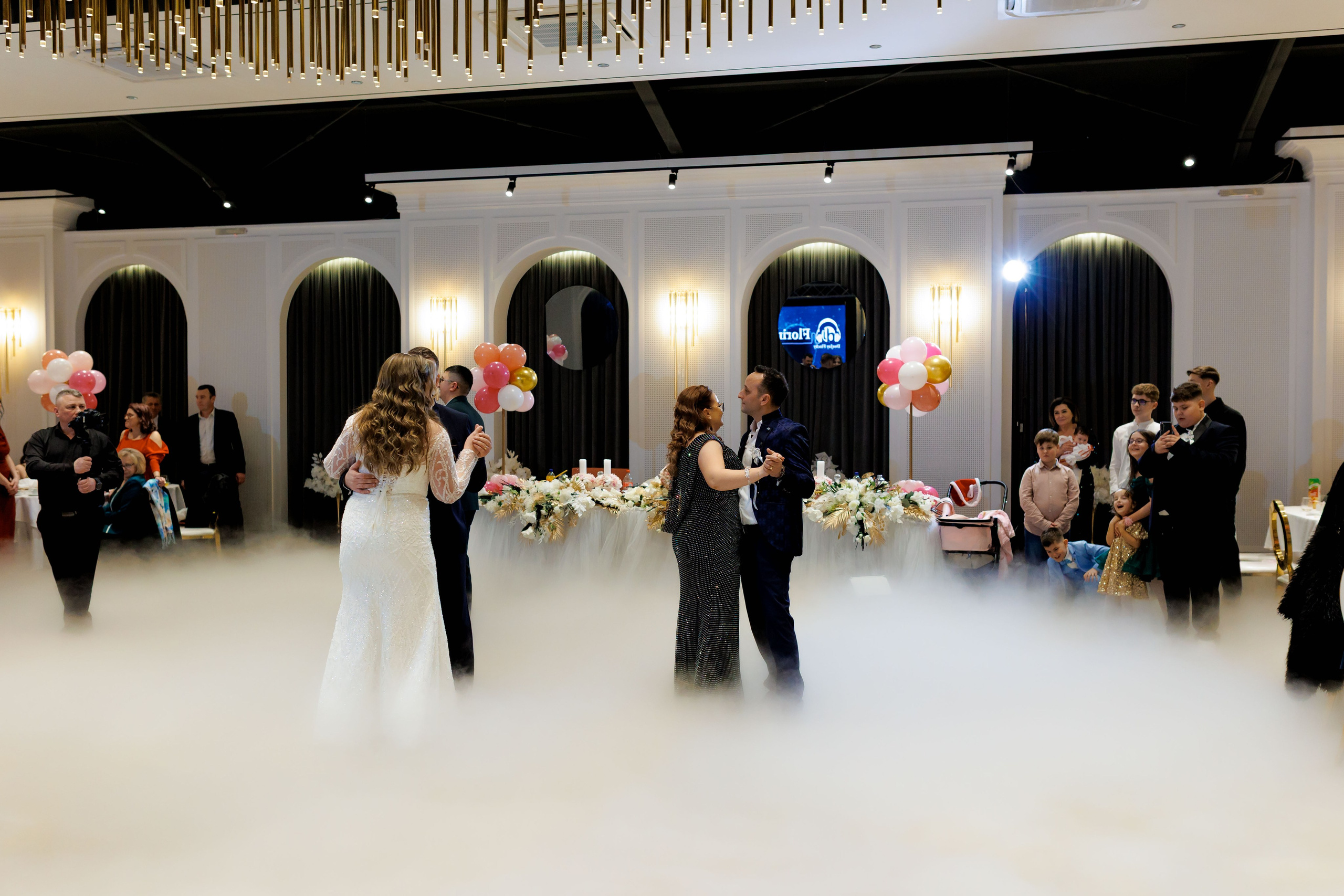 Povestea voastră, regizată de noi |Cristi Turculet Videograf Nuntă Suceava | wedding highlight. Servicii foto-video profesionale, pentru momente de neuitat