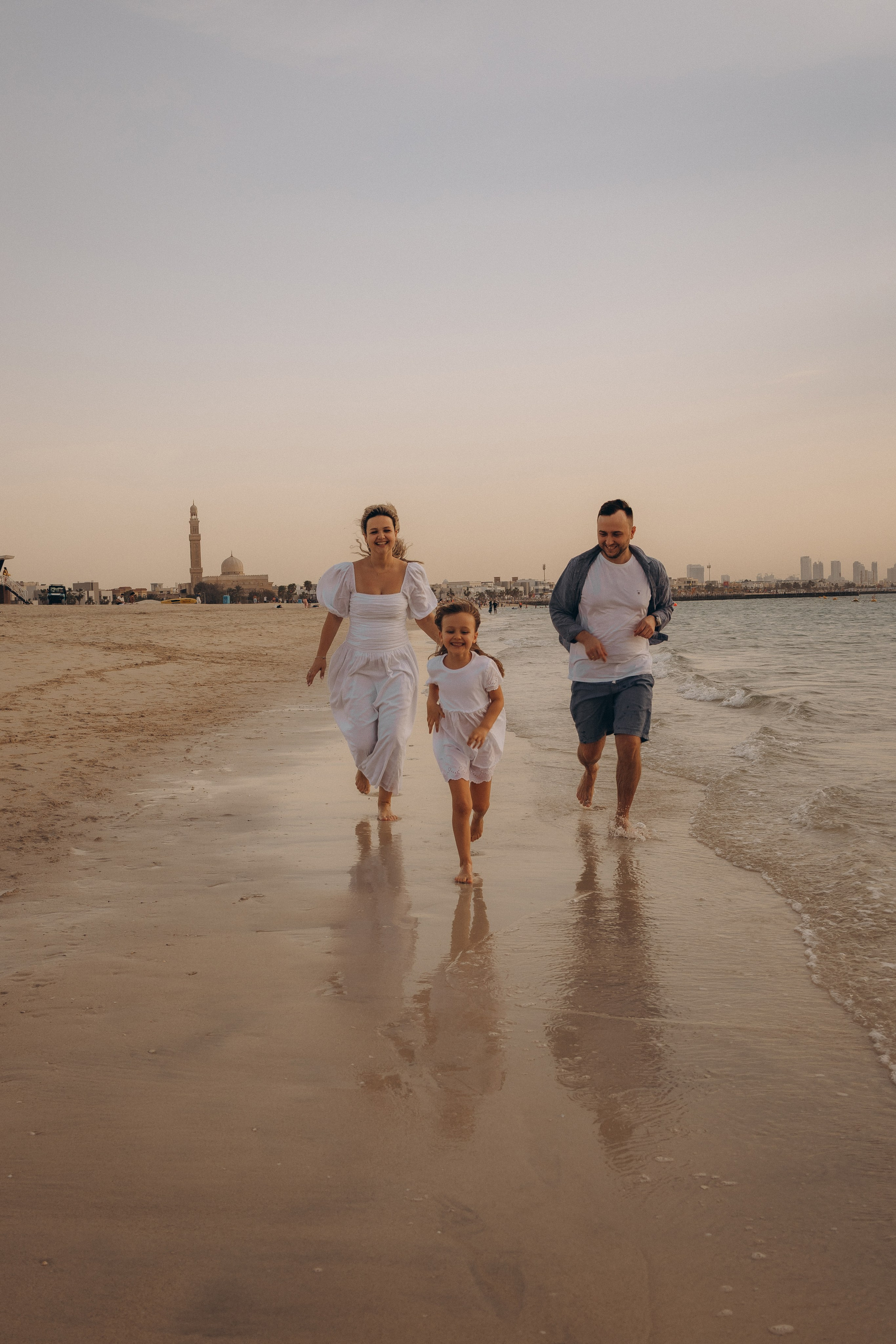 Golden hour family. Birth, Family, Newborn photographer in Dubai| Eliza Baitikova