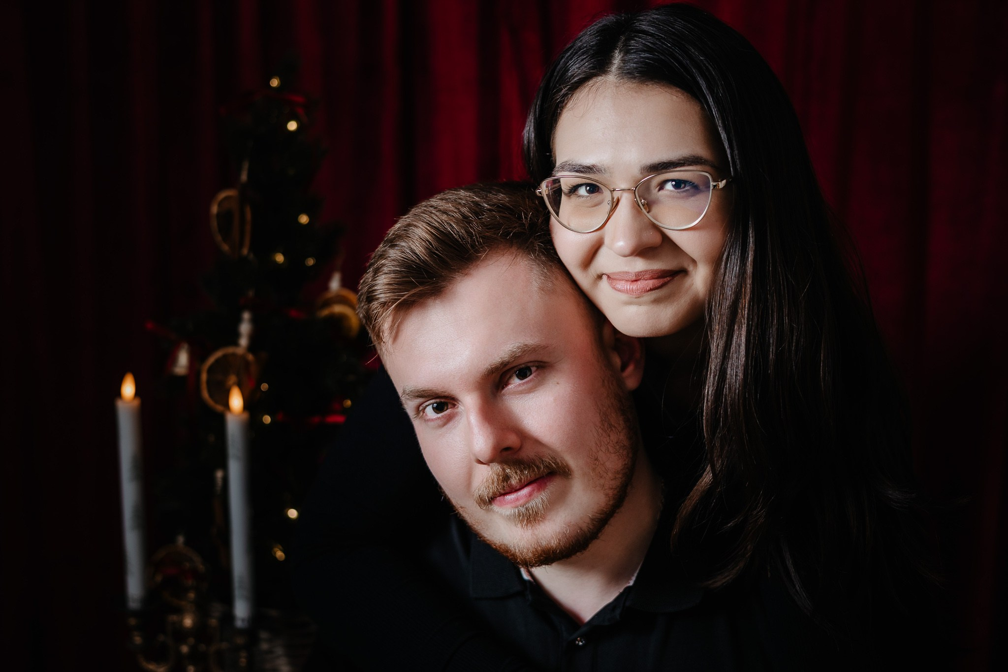 Ședințe Foto Crăciun 2025 Piatra Neamț | Fotografii de Sărbători | FotoACTIV. Fotograf Profesionist Piatra Neamț, Roman, Târgu Neamț, Bicaz, Neamț | Studio, Nuntă, Botez, Eveniment | FotoACTIV