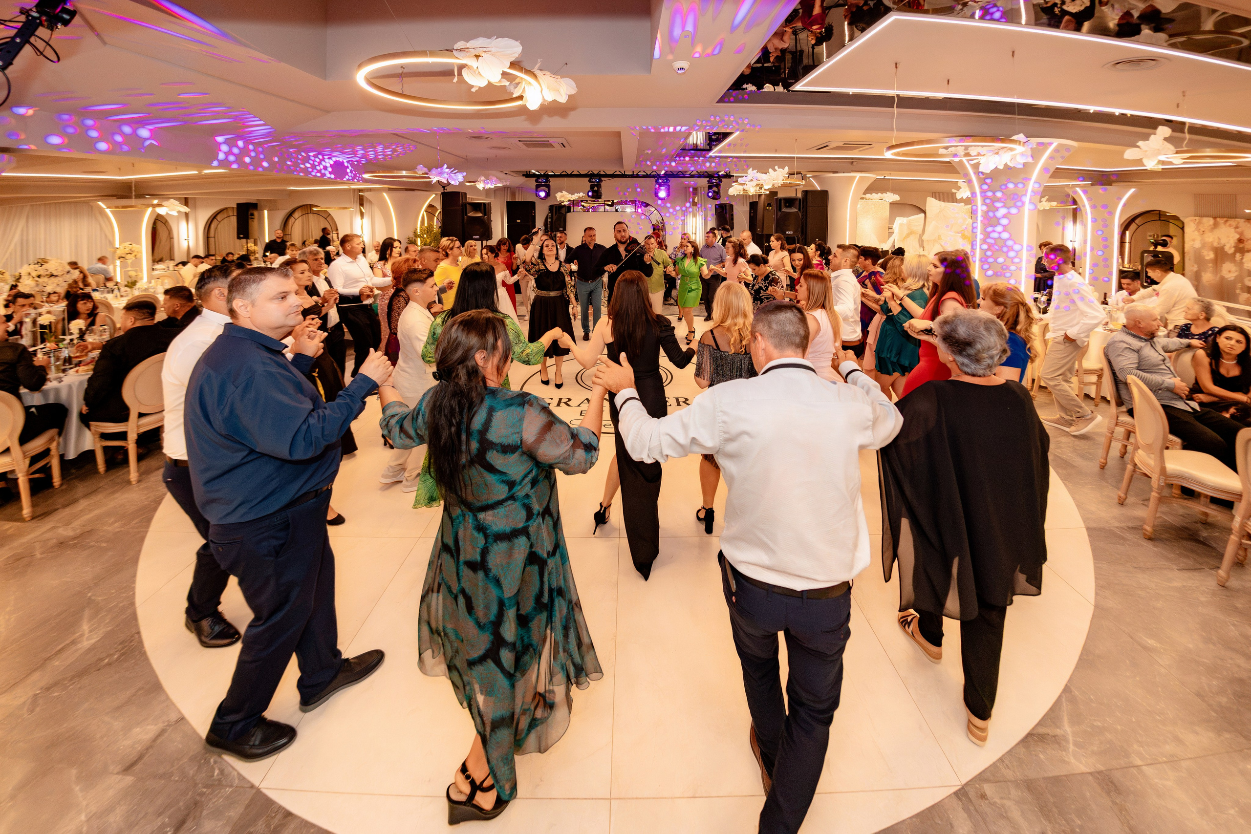 George & Gina. Lucian Dedeu — Fotograf