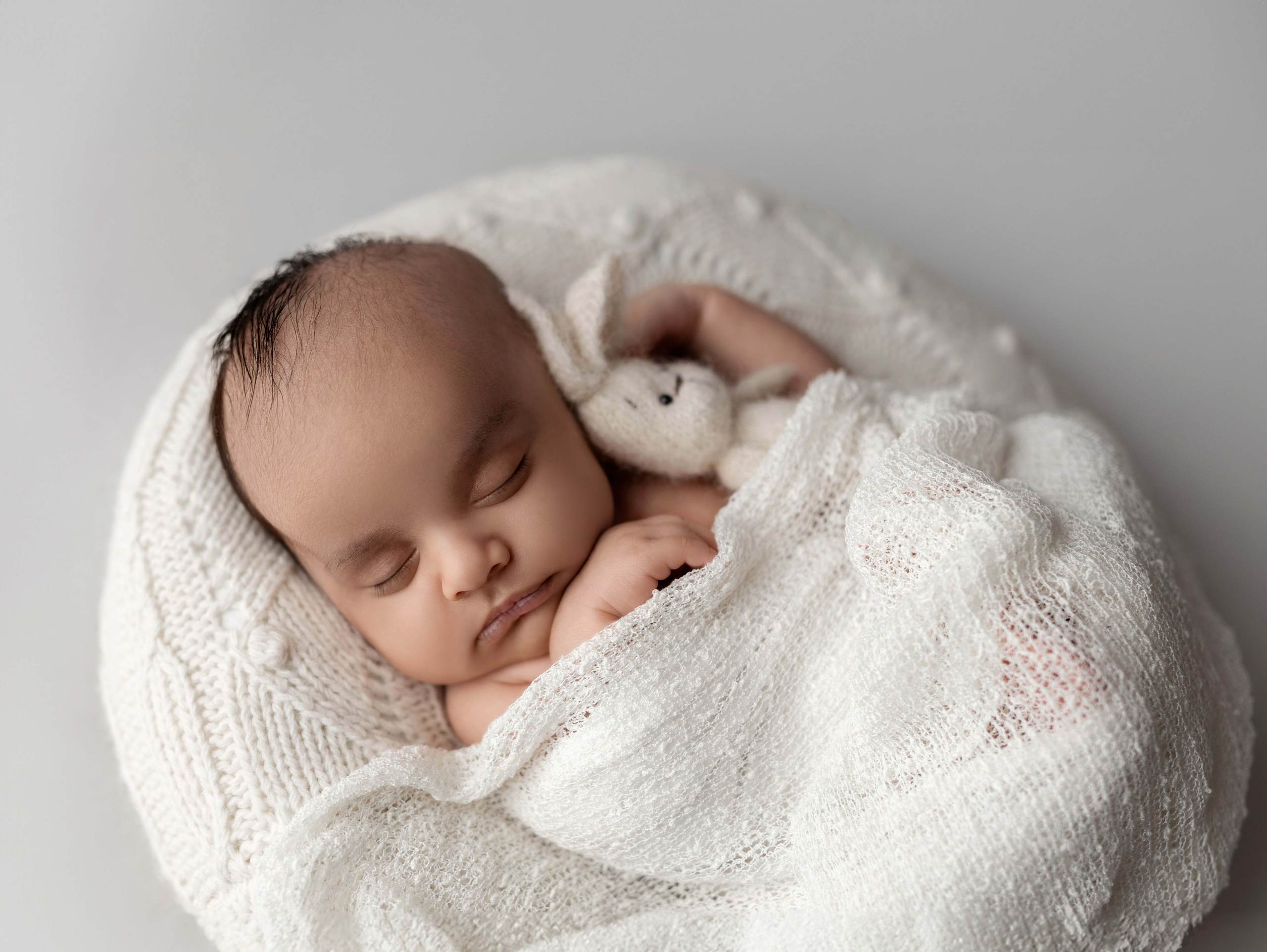 Newborn Classic. Newborn, kids, family photographer based near Zurich, Switzerland