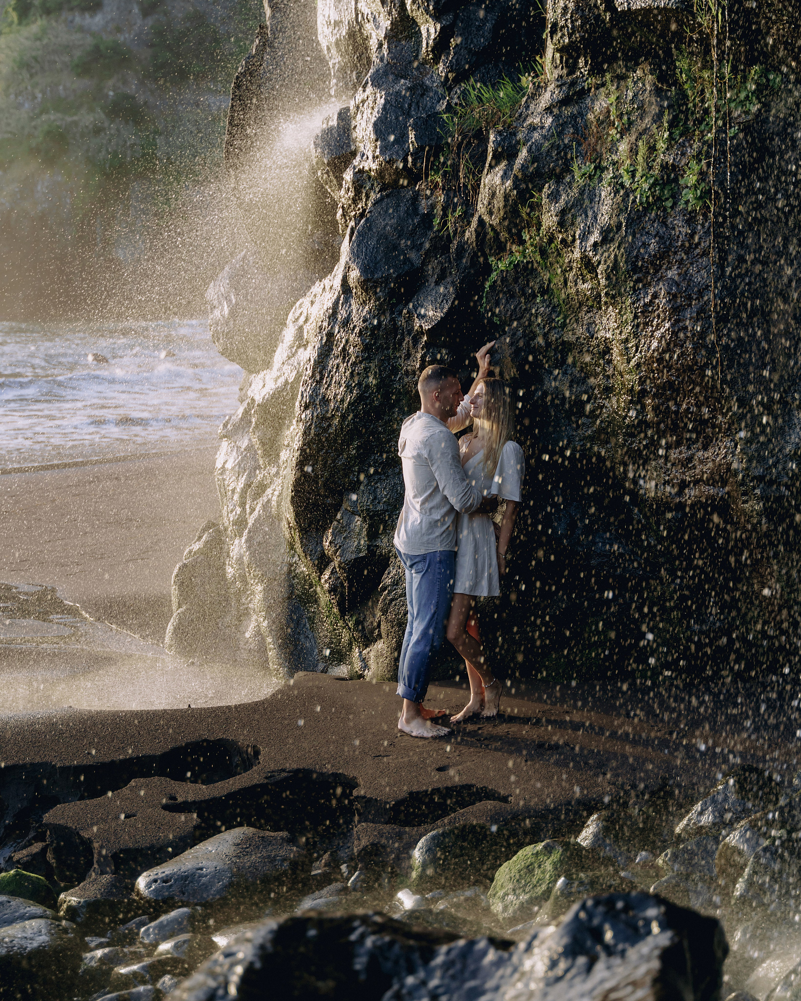 Couple Photoshoot at Seixal Beach — Irina & Vlad | Photographer in Madeira. Your photographer in Madeira