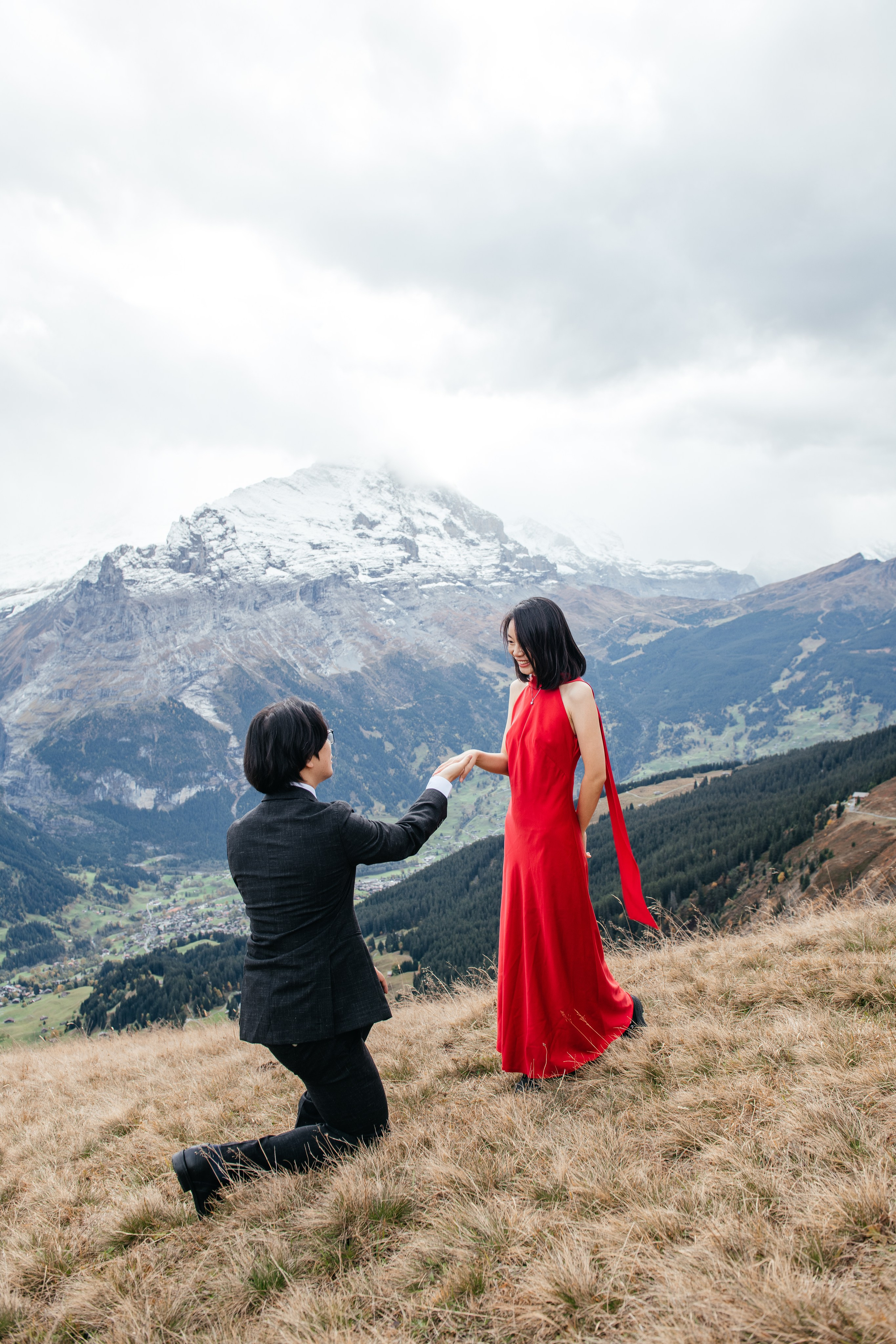 Kaiwen & Xiaoming Grindelwald, Switzerland. I am Elena Altendorfer. Wedding photographer in Zurich and Switzerland