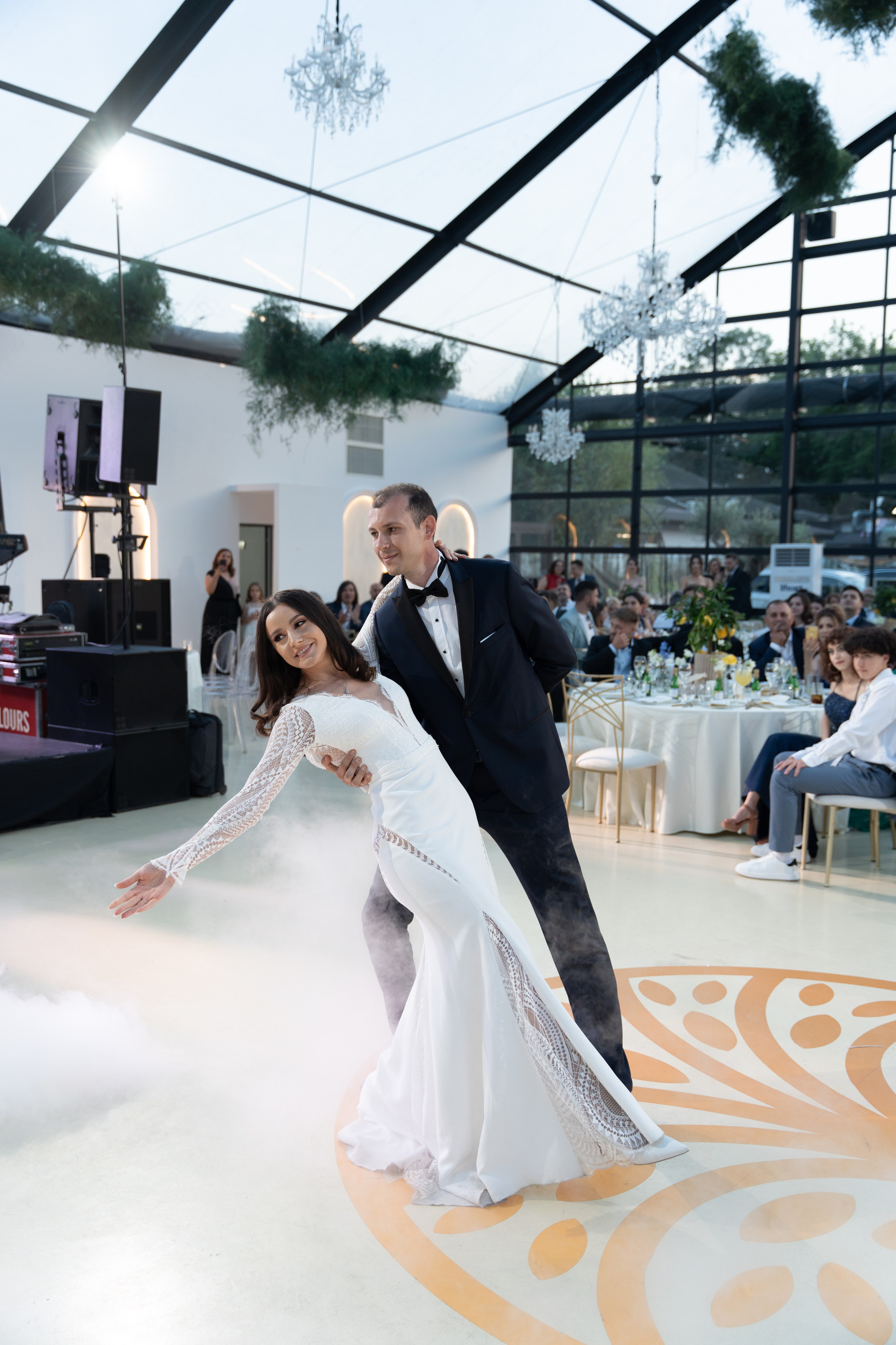 Elly & Andrew. Destination Wedding Photographer Alex Pasarelu