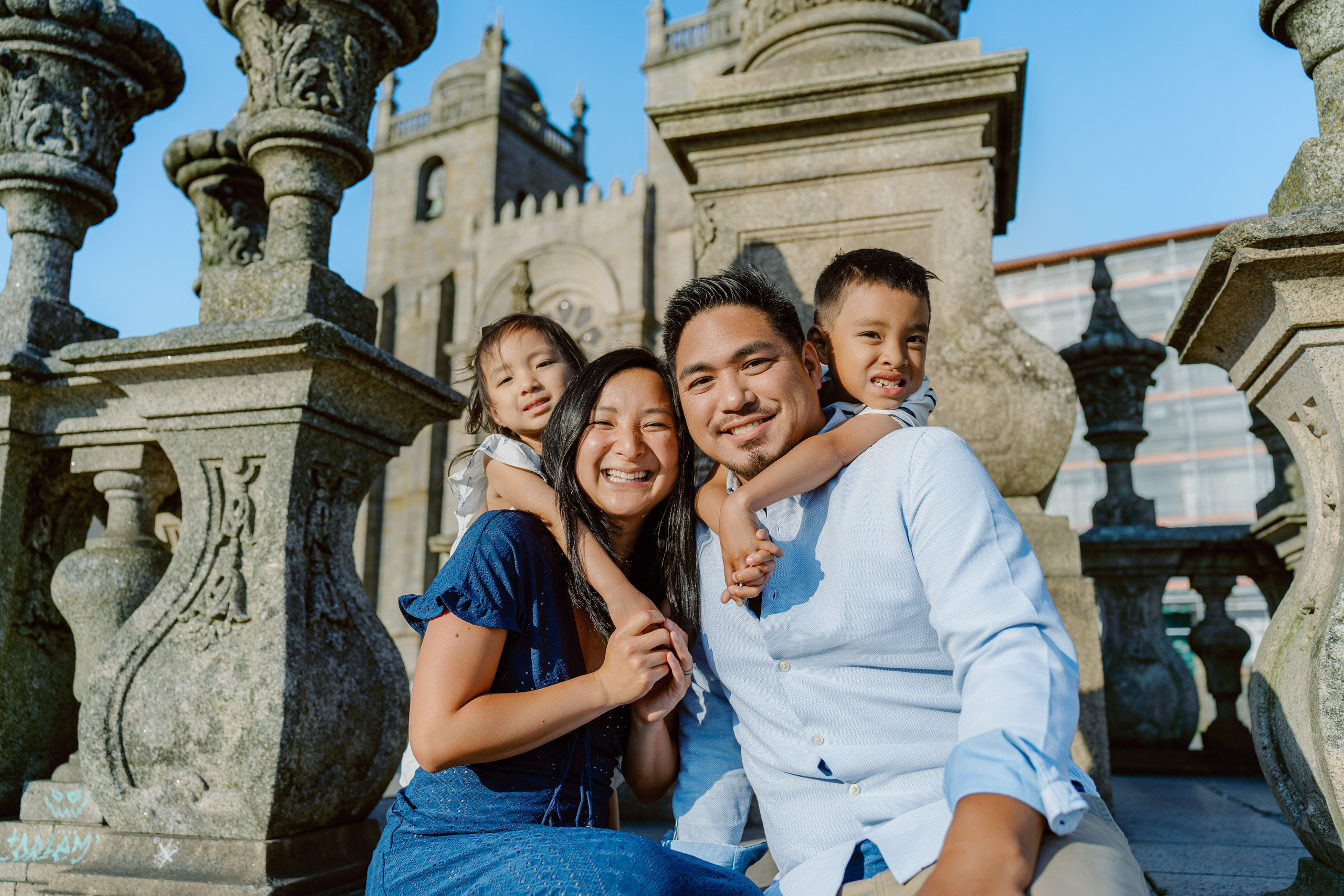 Family photo shoot in Porto. Photographer in Portugal Polina Gotovaya
