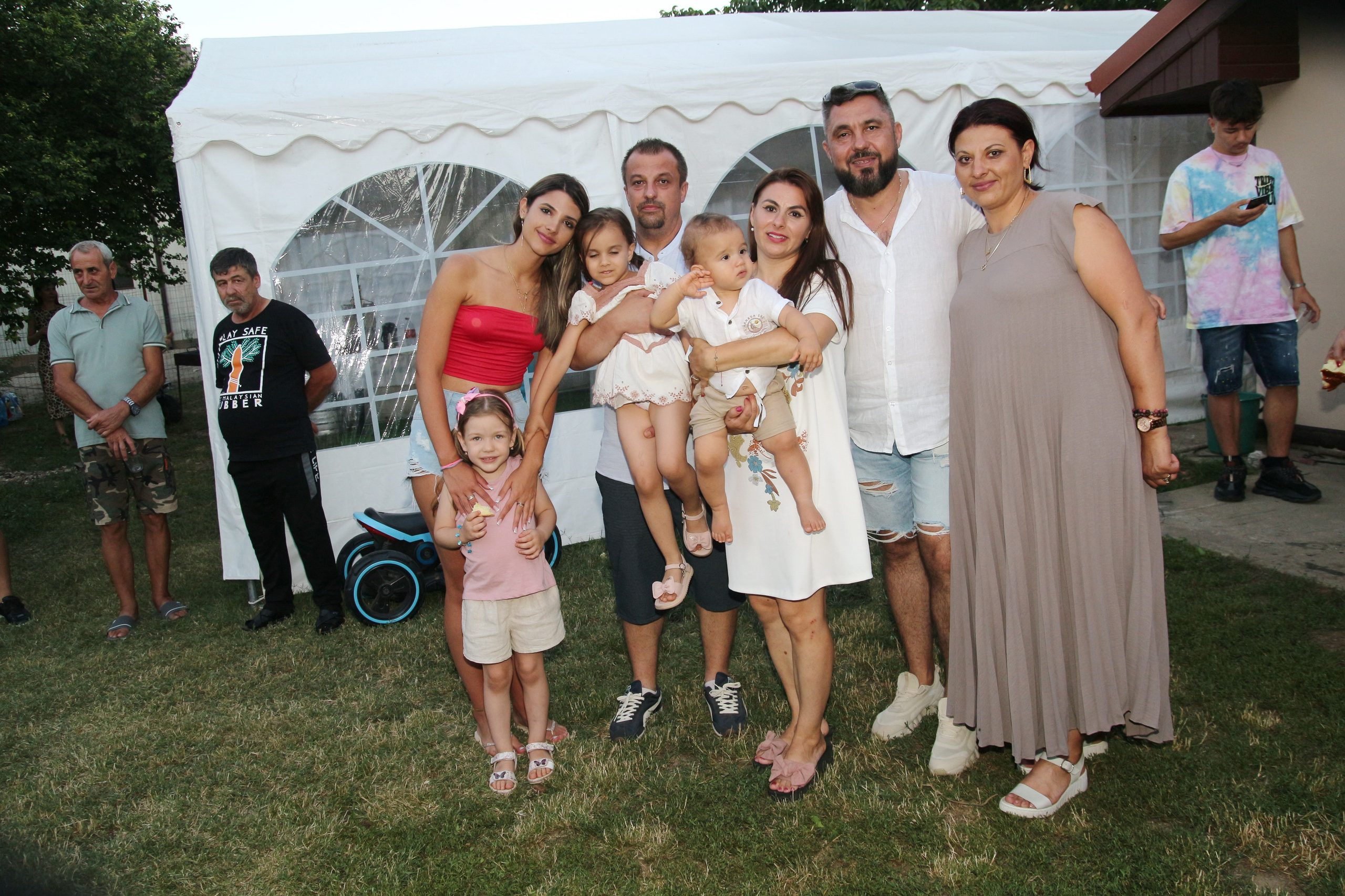 BYZO MEDIA. PETRU BYZO - family and children photographer in ROMANIA